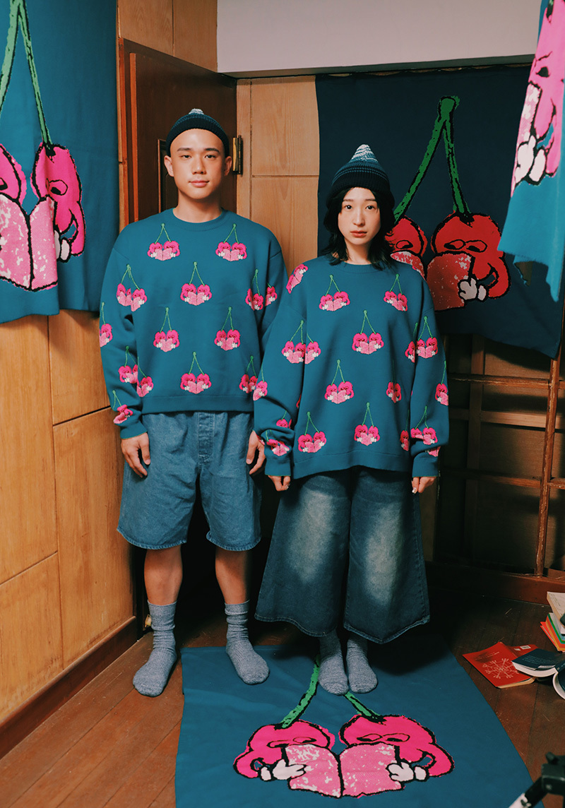 [Bird Pit] Reading Cherries Long Sleeve Top