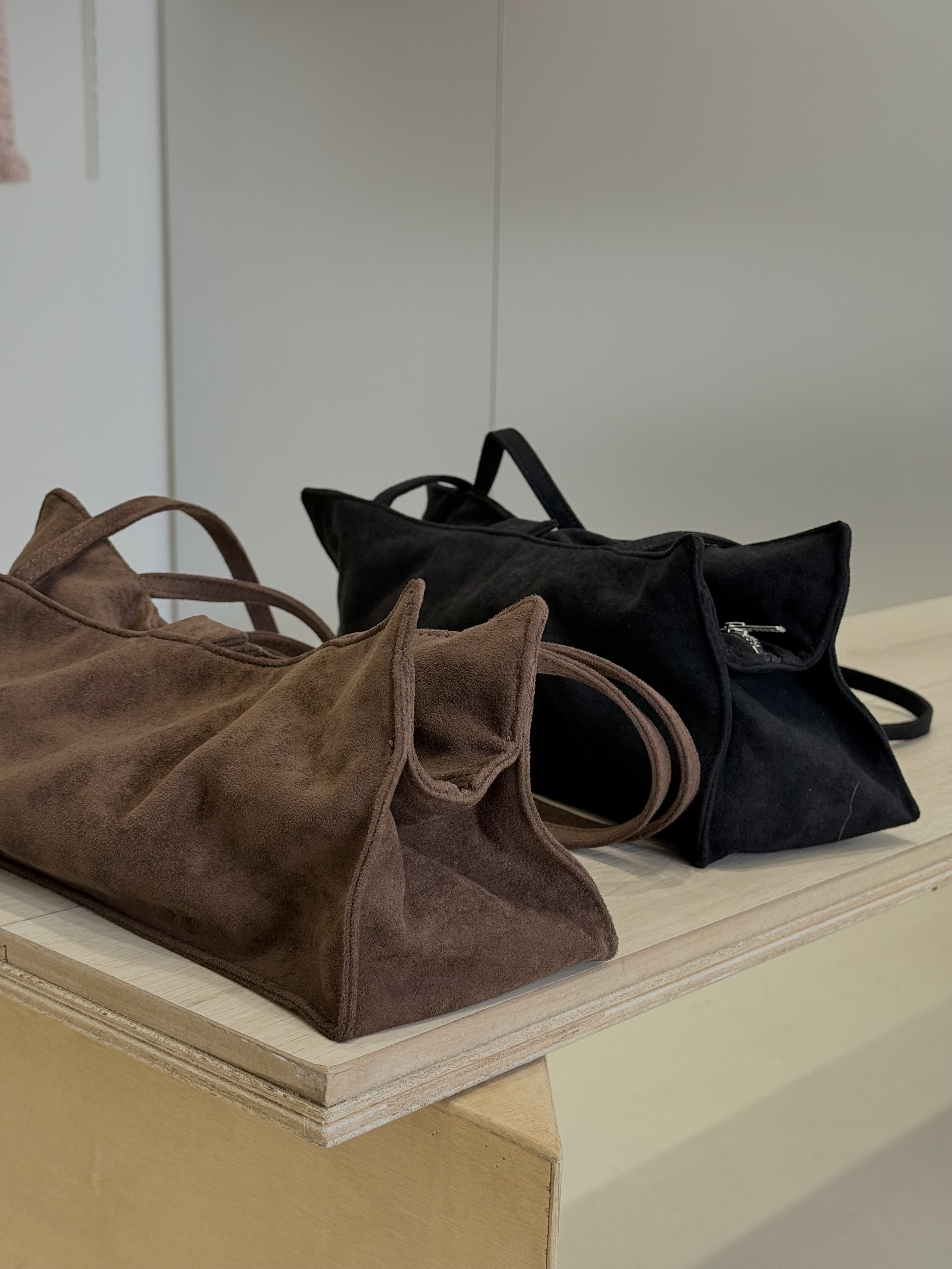 🌷預購-麂皮軟款肩背包 (咖色)