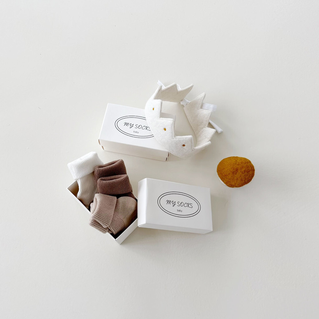 Baby牛奶及膝襪套裝-米色組