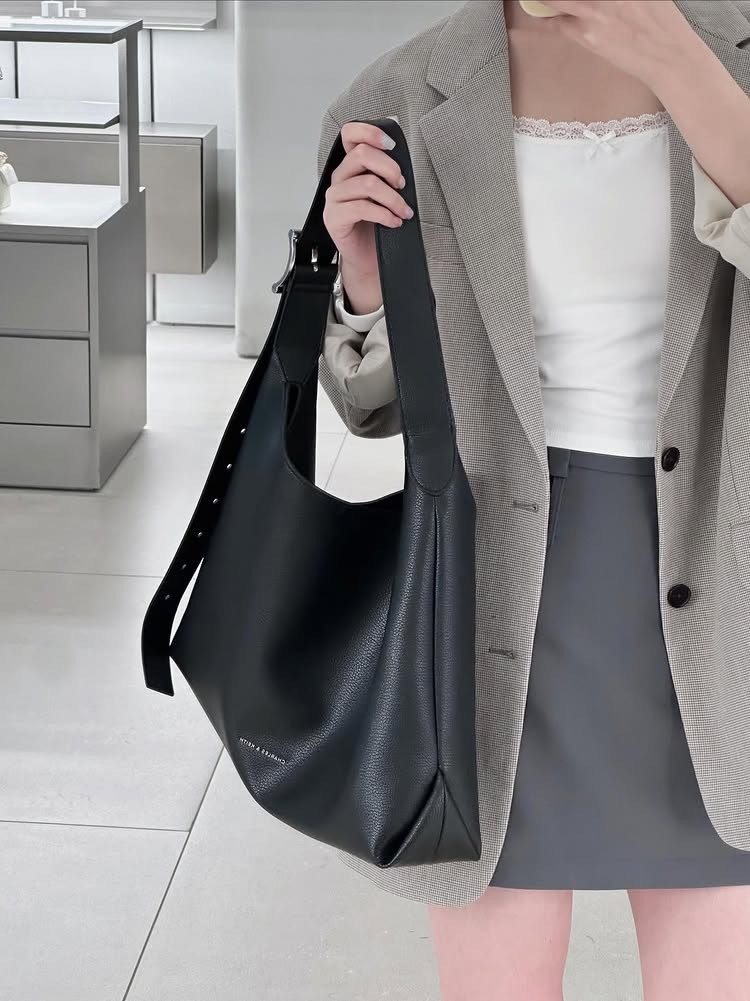 【現貨】Charles & Keith 小CK 絨面 皮革 大容量 托特包 hobo包