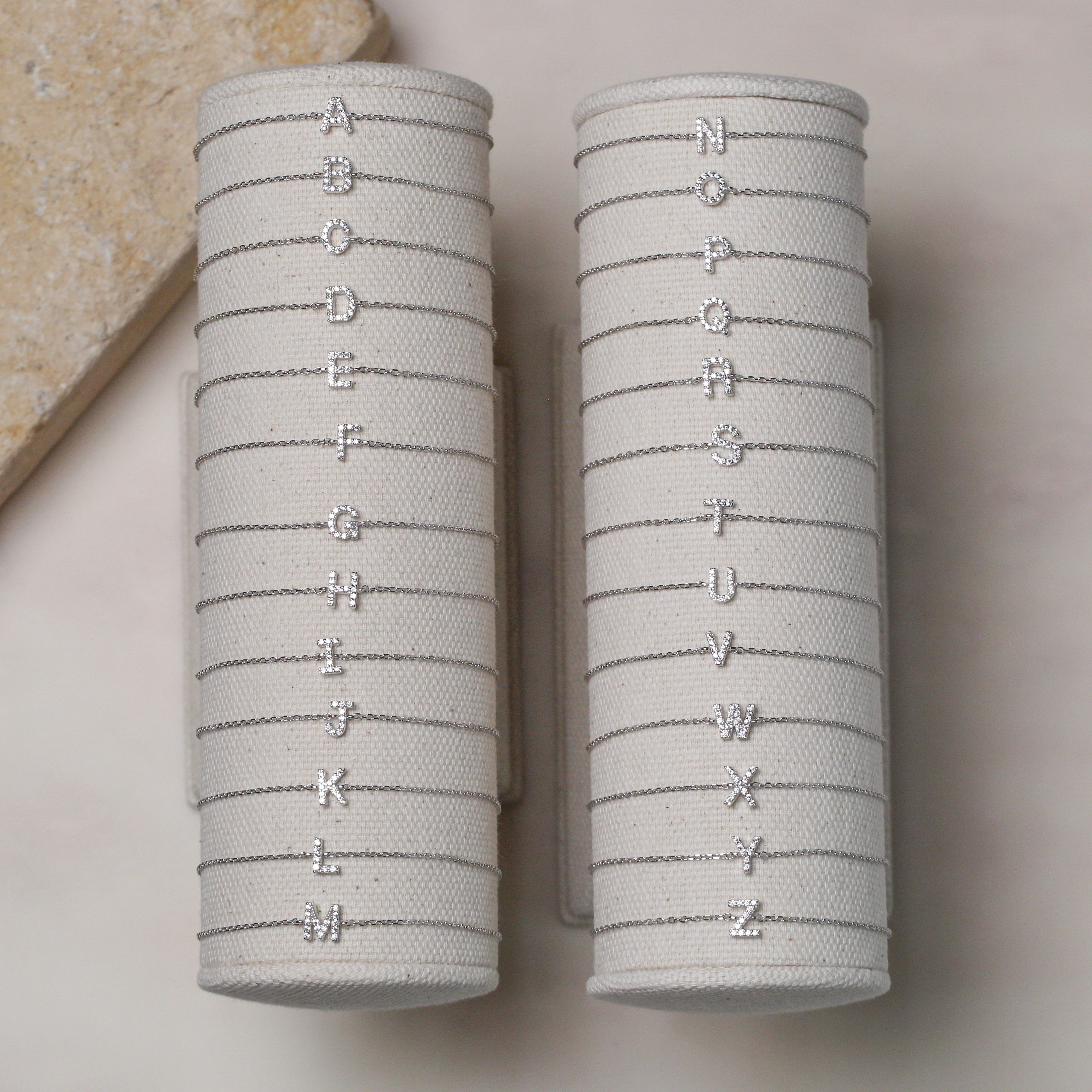 Svb34 (鋯石英文字母手鏈）