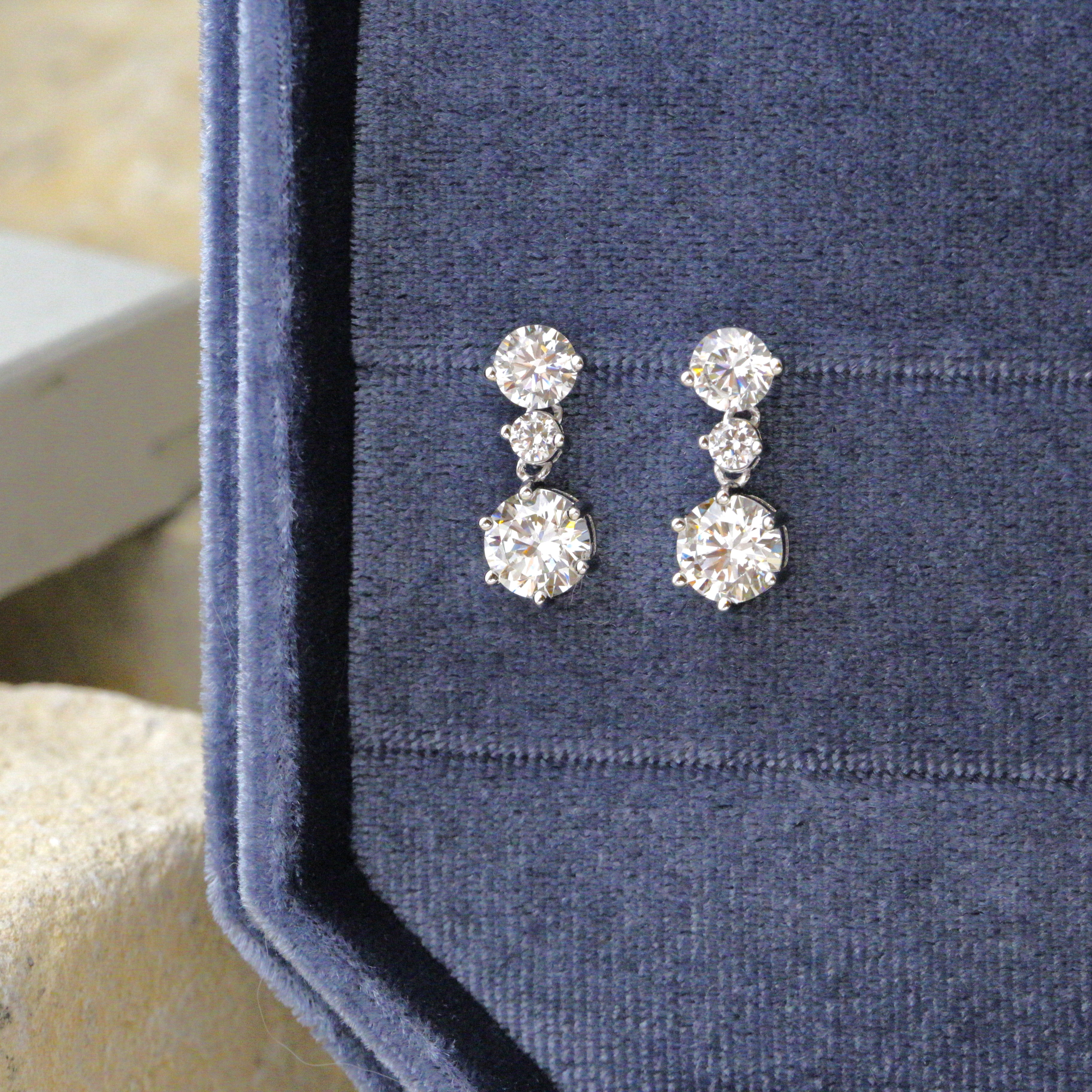 Sve44 (premium鋯石垂吊耳環）