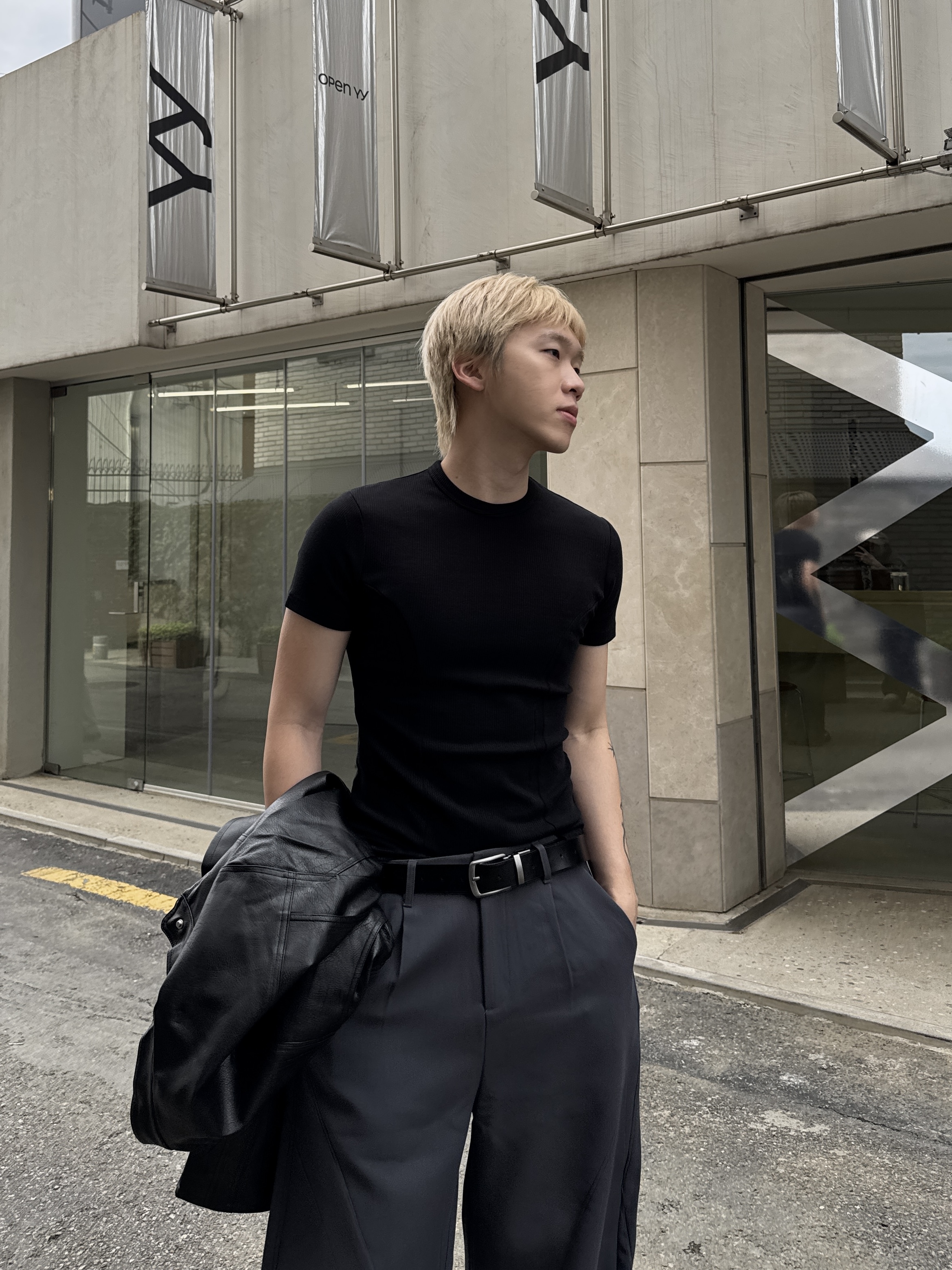 [IDEAL MADE] 未來輪廓 貼身 素面 短袖（現貨）