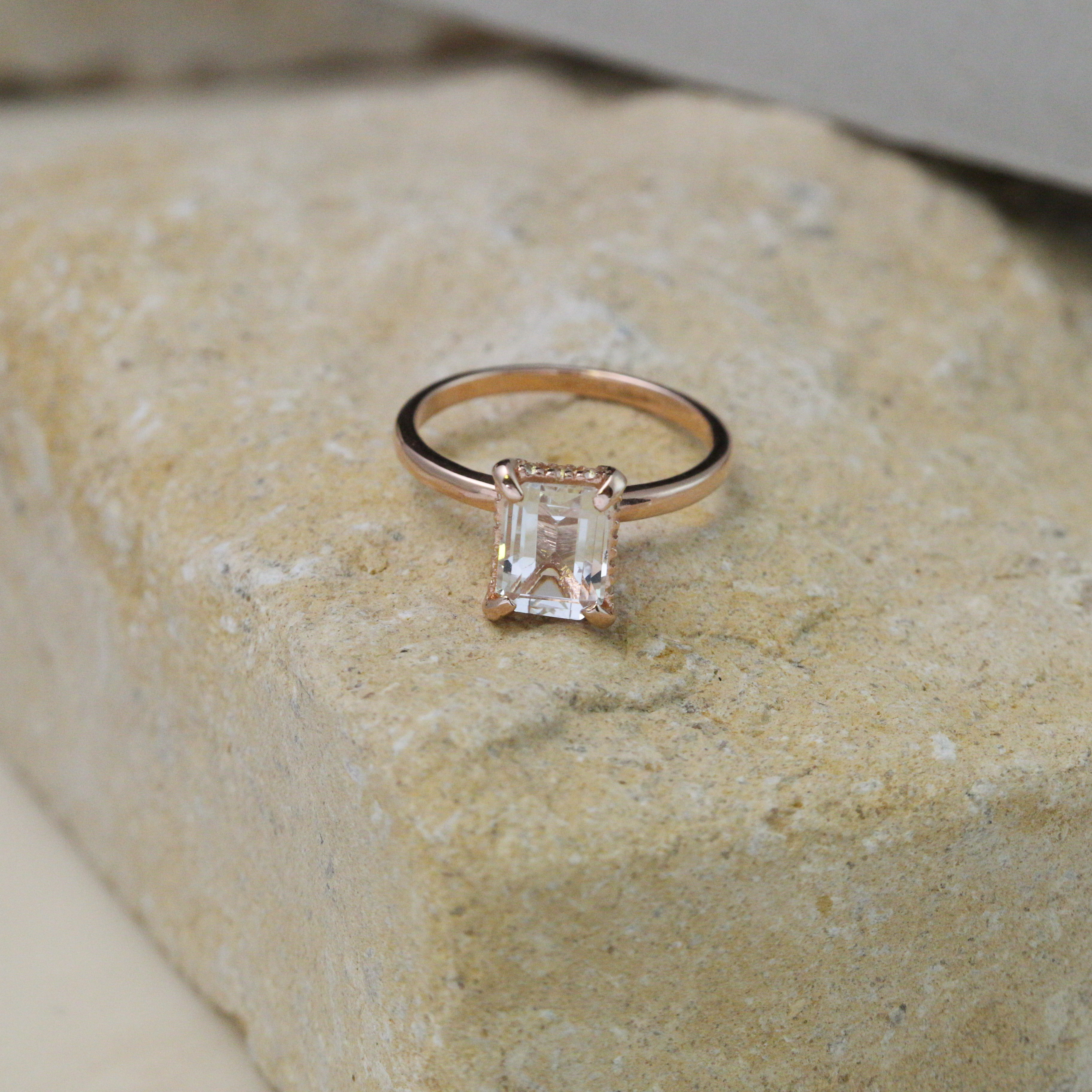 Svr130 (white topaz)