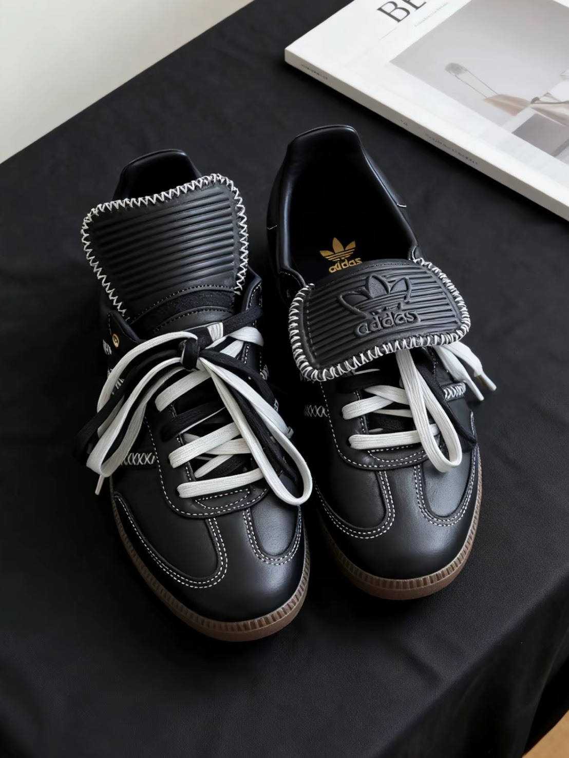 ADIDAS SAMBA LT 黑白皮革 外縫線 翻蓋鞋舌 德訓鞋