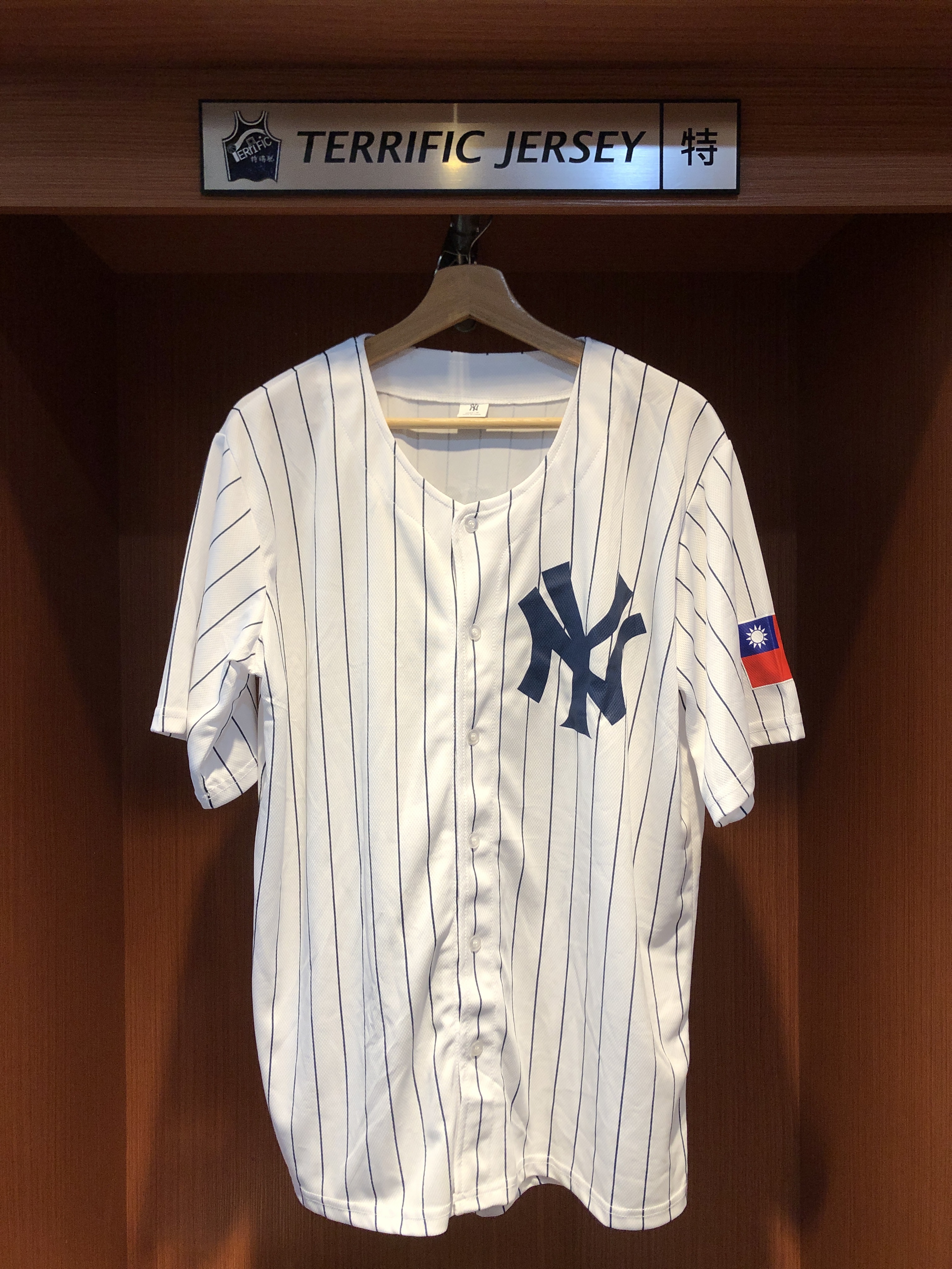 MLB球衣 New York Yankees X Taiwan 紐約洋基 白條紋 台灣日 主題日活動 Replica Jersey 燙印 全新無吊牌 包含可調式帽子