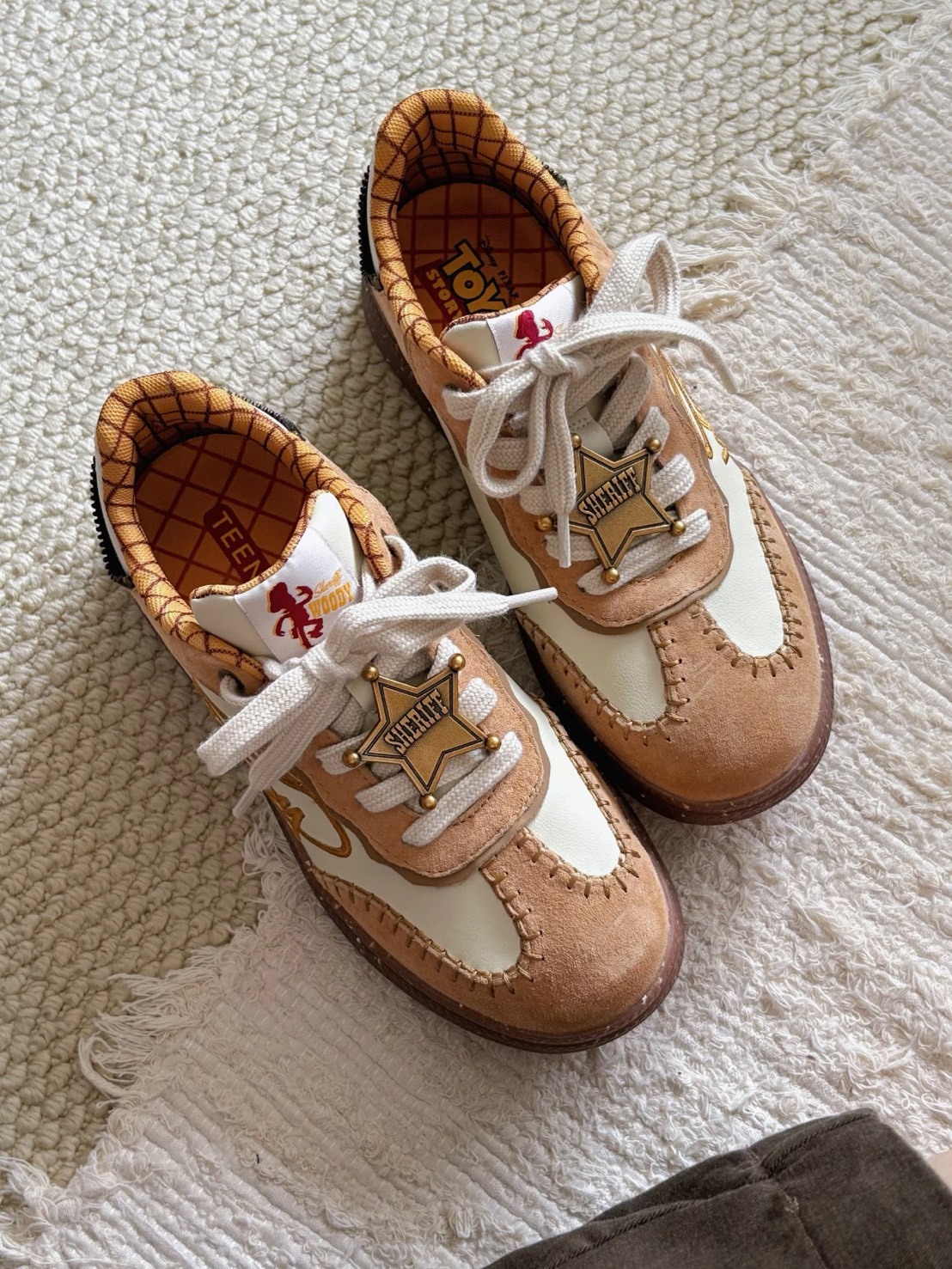 DISNEY X TEENMIX 玩具總動員聯名 翠絲 奶油黃