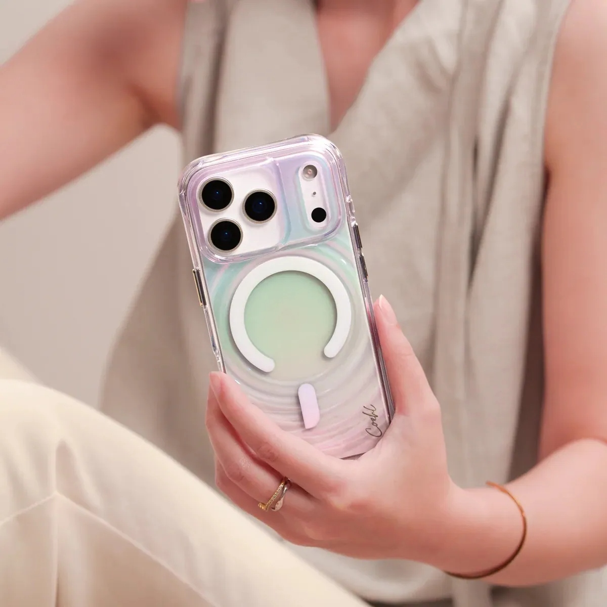 UNIQ｜iPhone 17 系列 Coehl Vela 水波紋磁吸保護殼｜附掛具