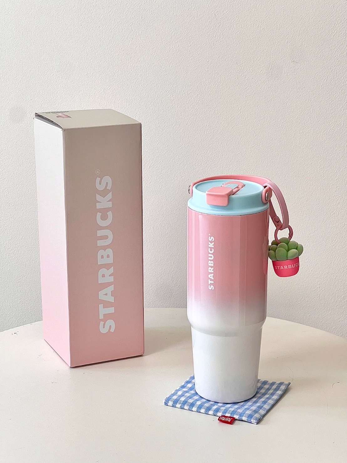 星巴克 多肉花園系列 草莓 漸變 820ML