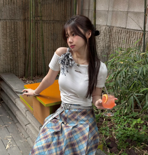 【代購】HIGH SCHOOL DISCO 格紋蝴蝶結露肩短袖 露肩短袖 斜肩短袖 合身 芭蕾風