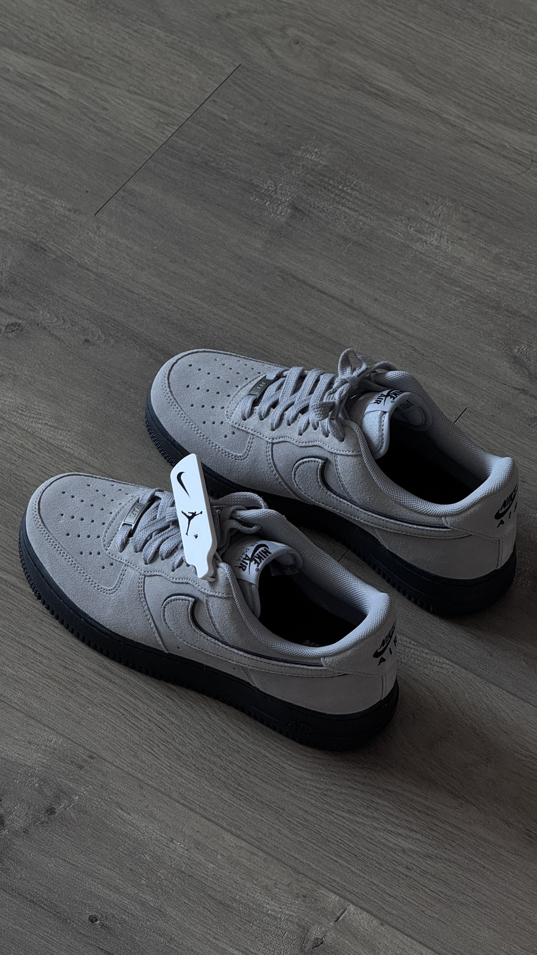 代購-<國外限定> Nike Air Force 1 Low 男款 麂皮灰 HQ1966-001