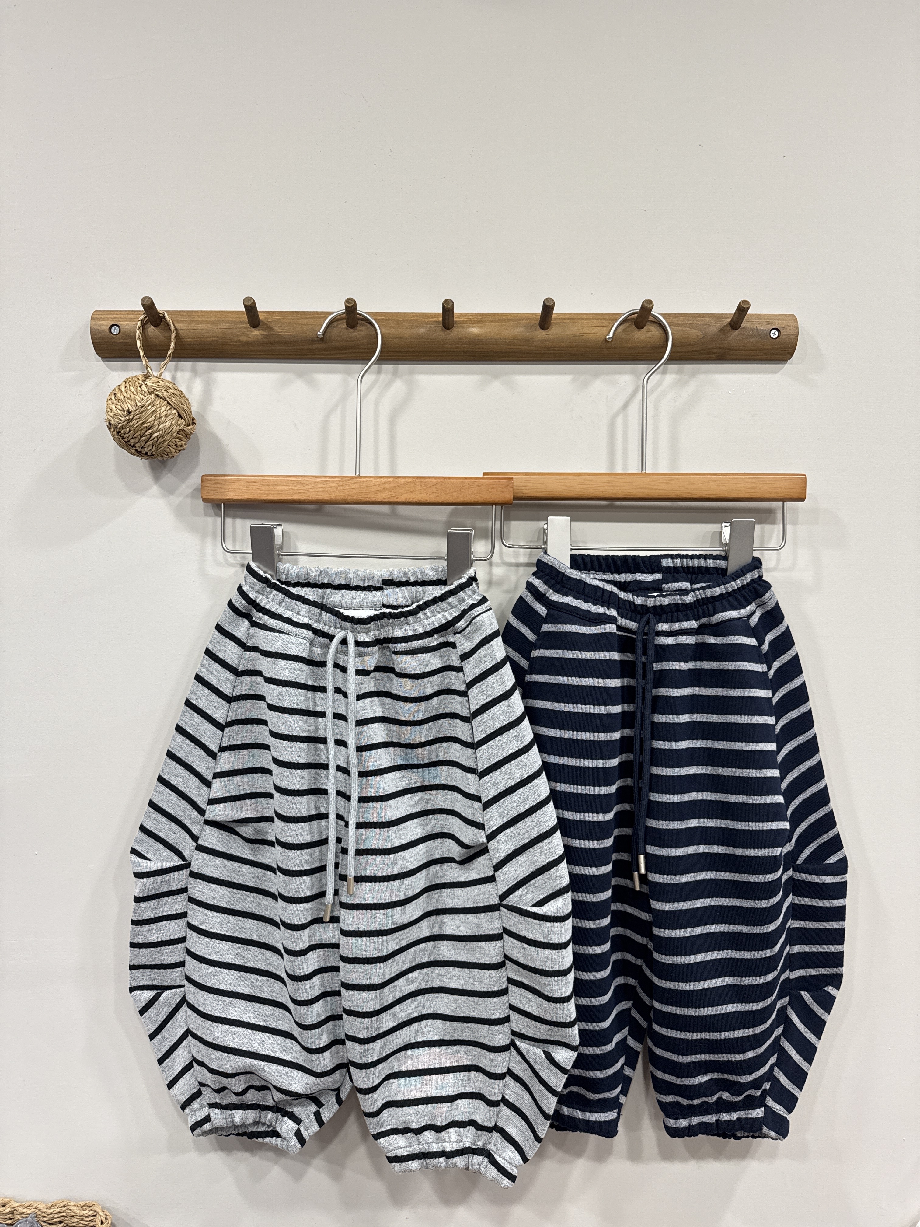 A03075條紋抓皺棉褲