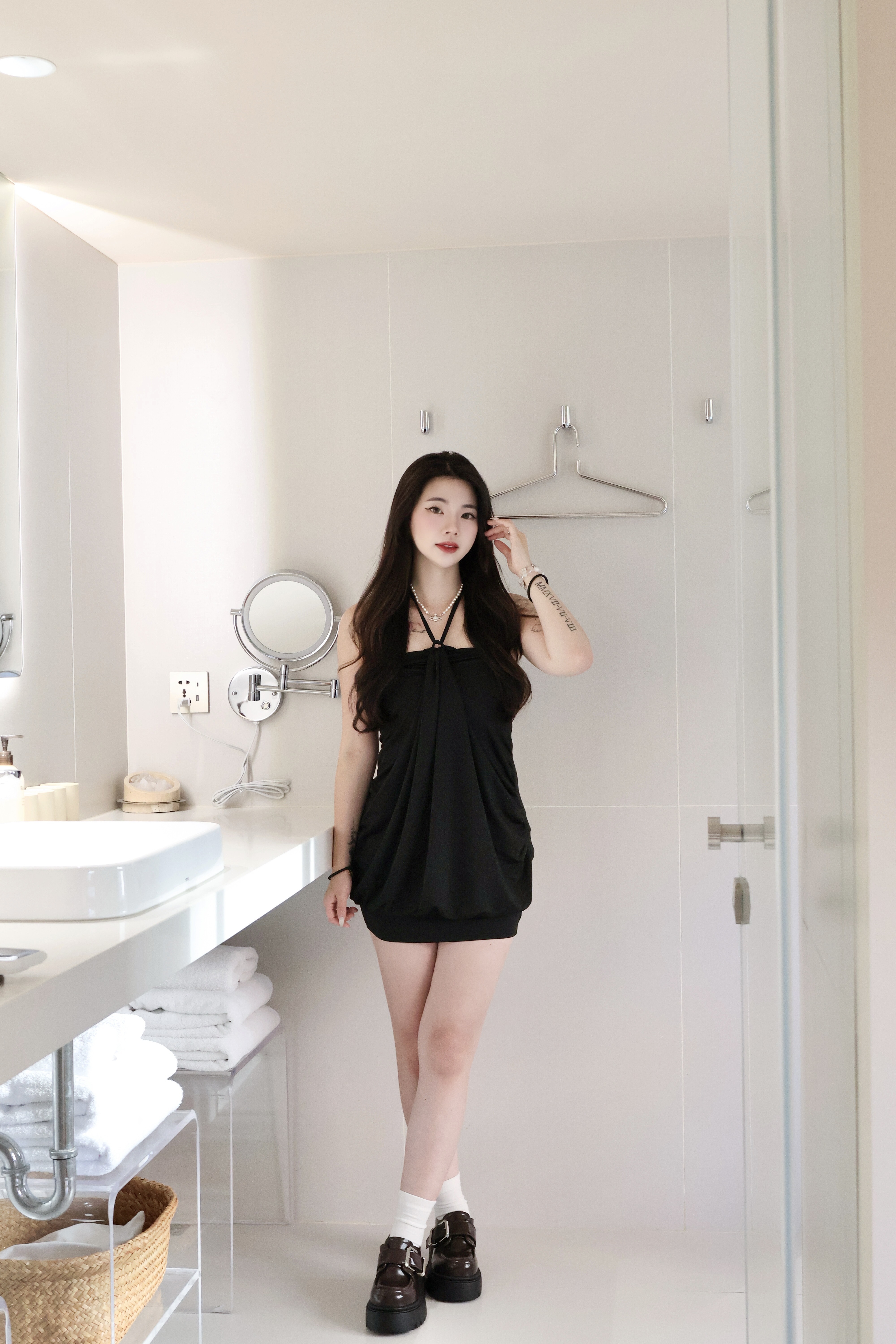 名媛度假🥂掛脖包臀裙