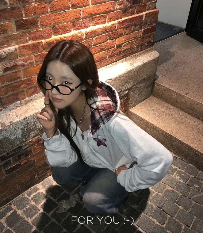 早秋預訂｜格紋拼色星星貼片ZIPUP HOODIE