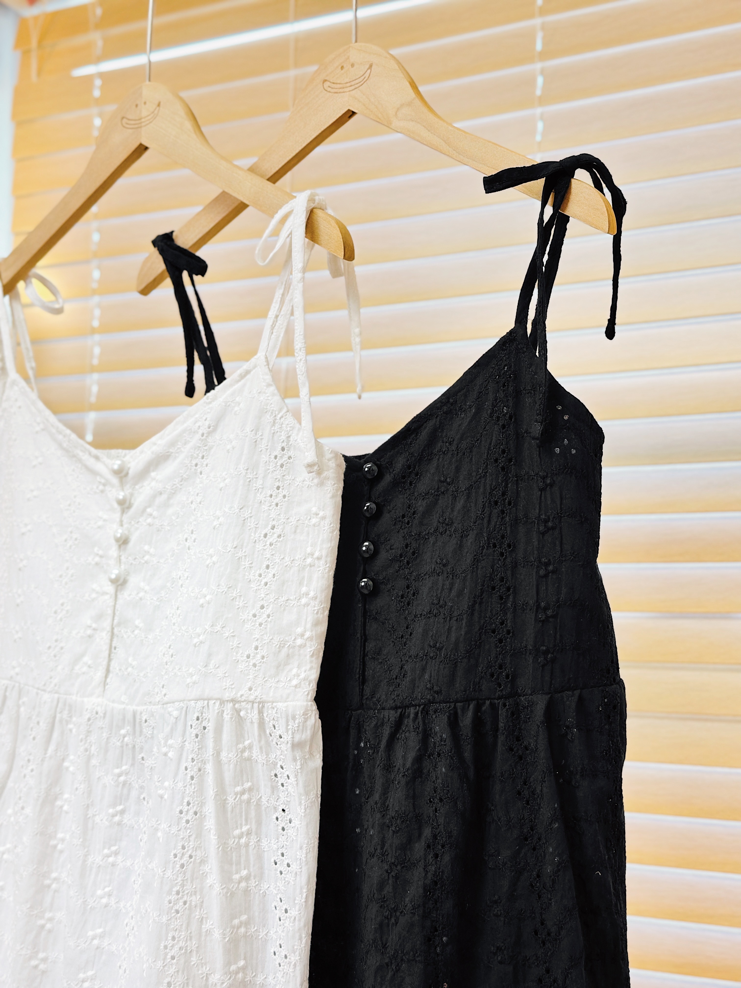 兩色 / 提花珍珠鈕扣背心 / Jacquard Pearl-Button Cami Top