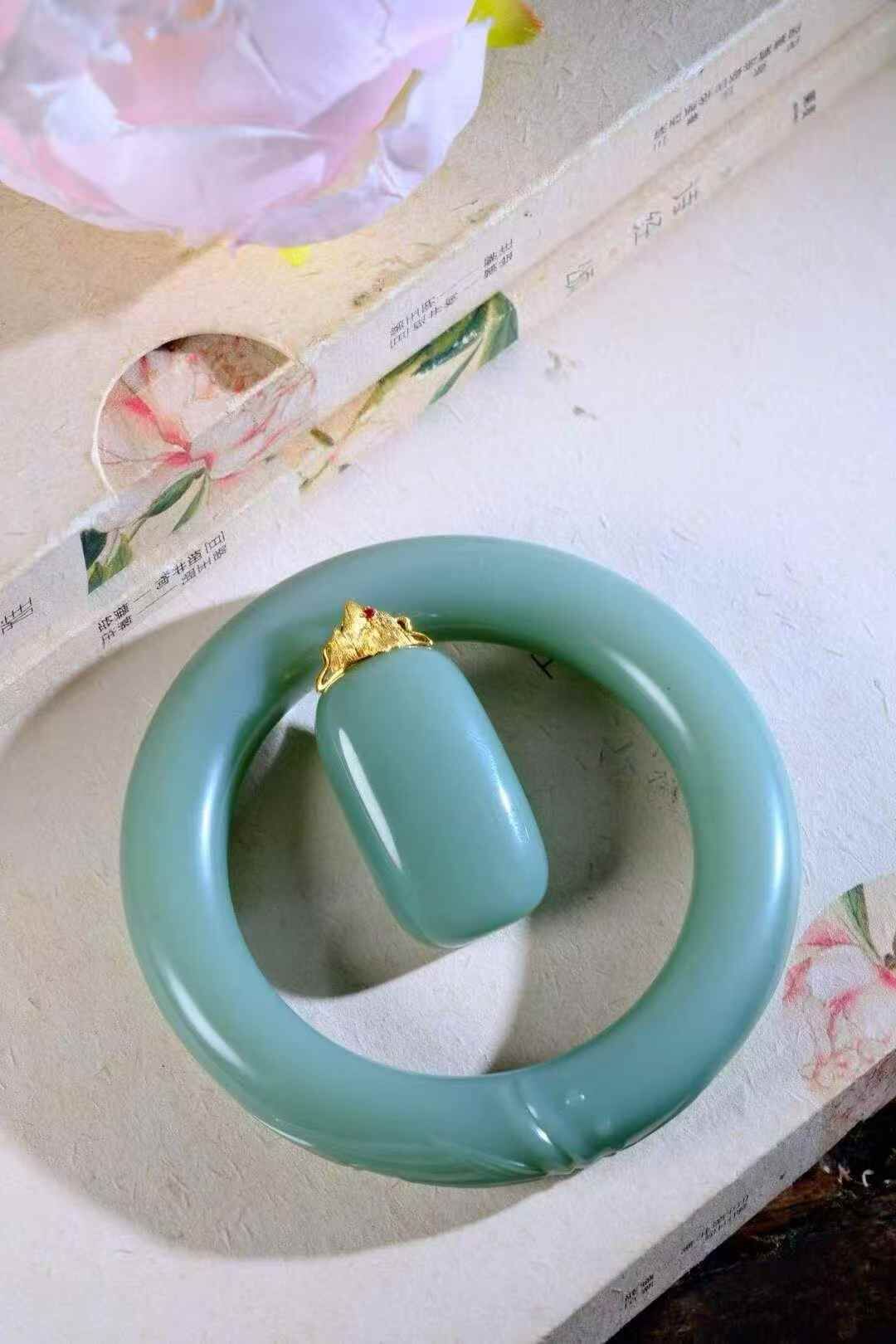 和田玉手鐲無事牌套裝,天然和田玉軟玉