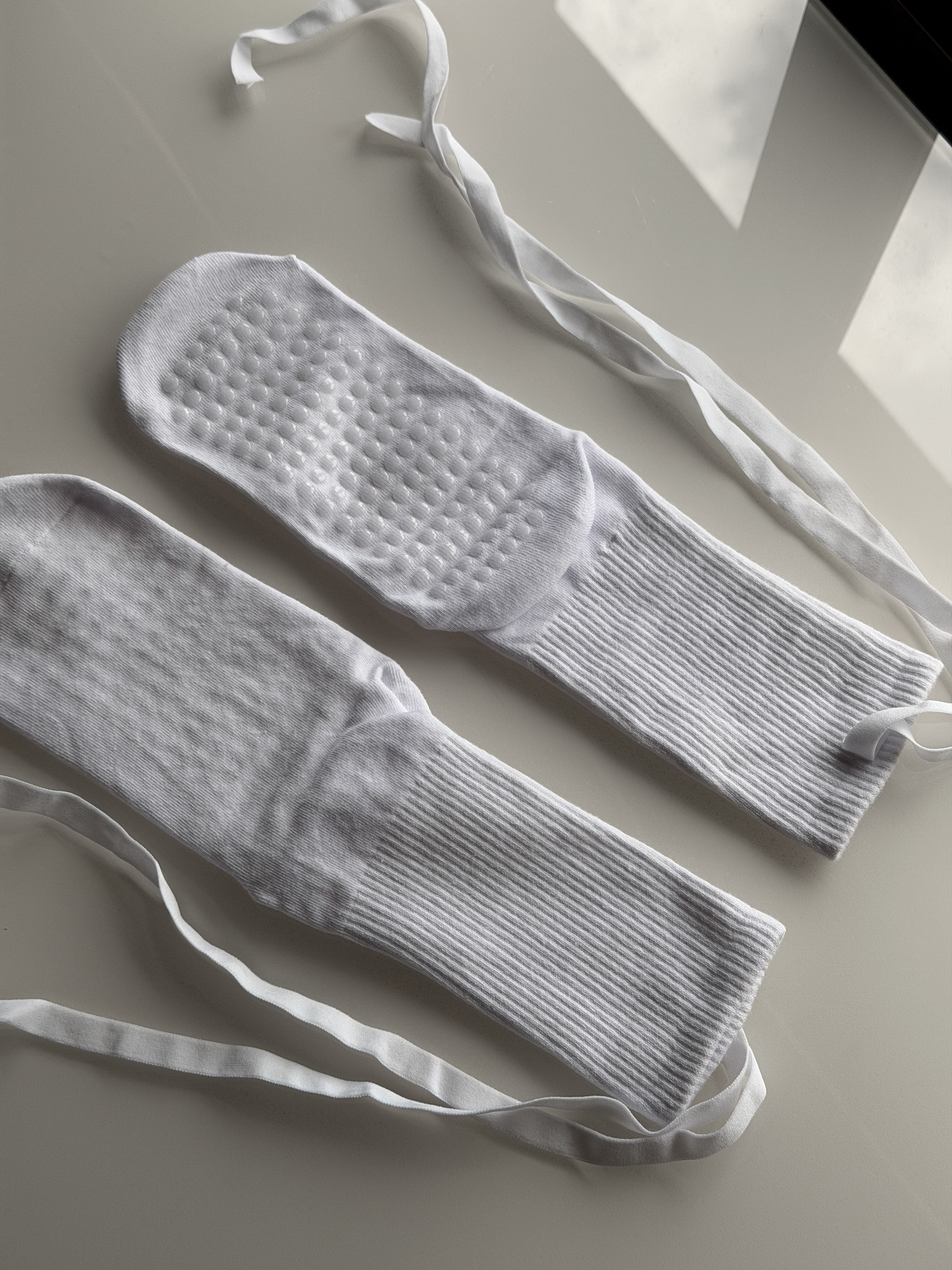 Ribbons socks 緞帶止滑中筒襪