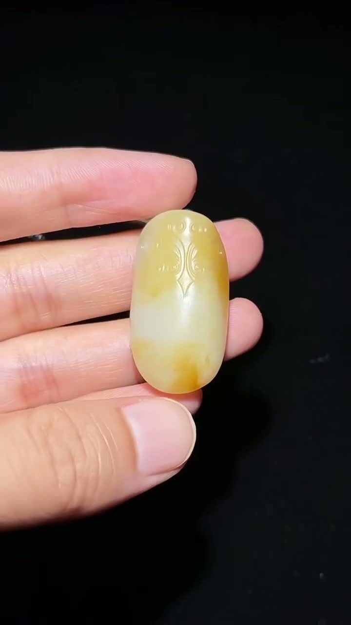 和田玉獨籽灑金皮護佑,天然和田玉軟玉