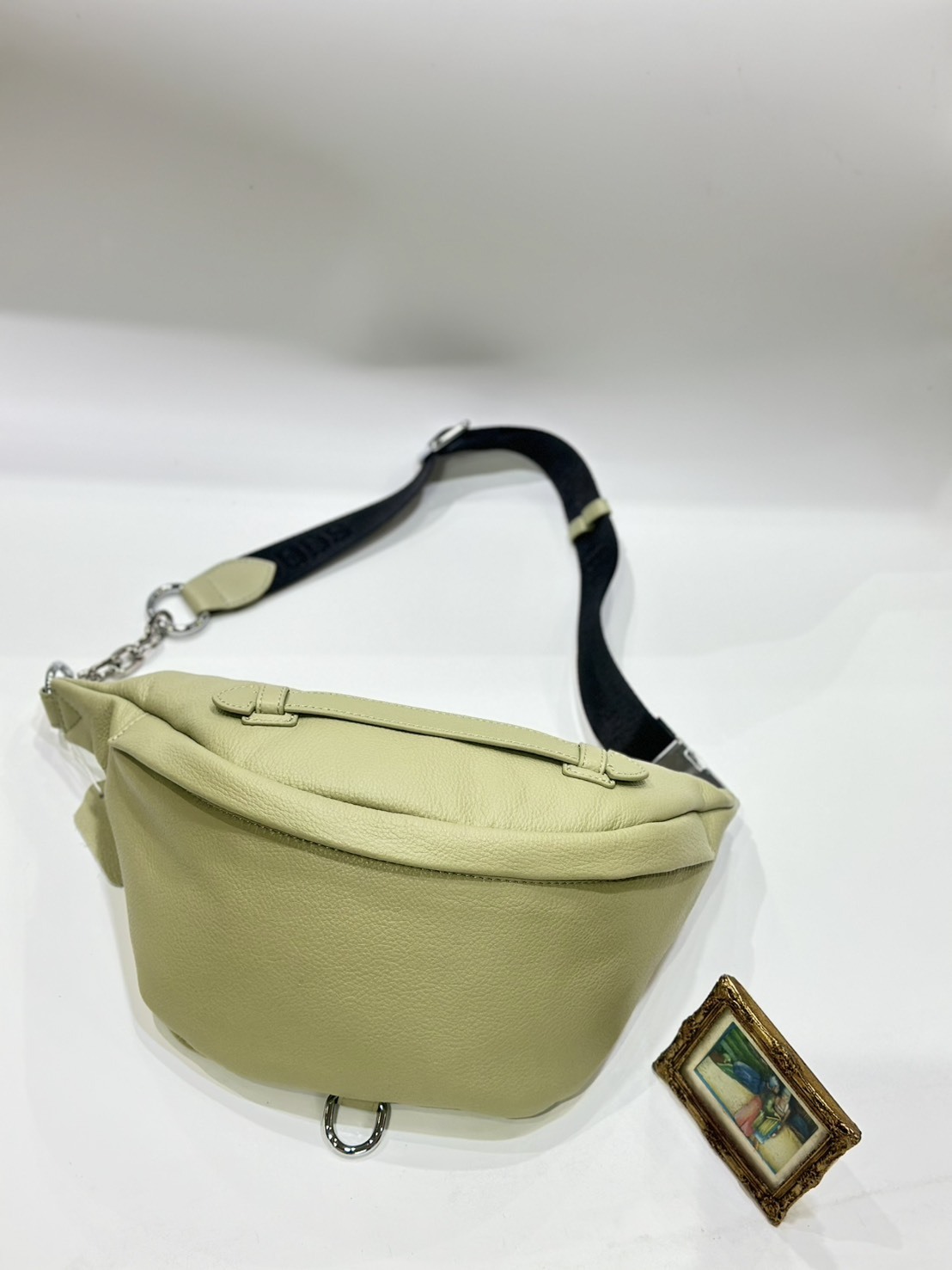 牛油果綠真皮牛皮鏈條腰包 189659