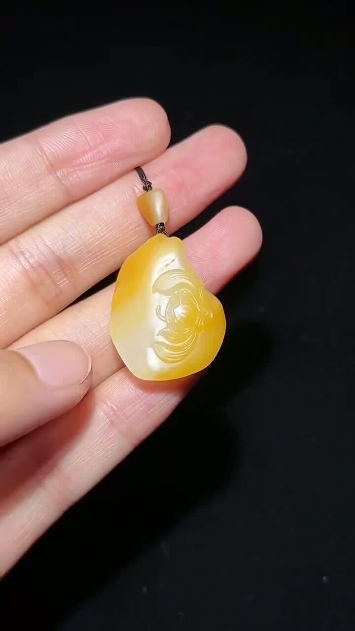 和田玉獨籽黃皮荷花,天然和田玉軟玉