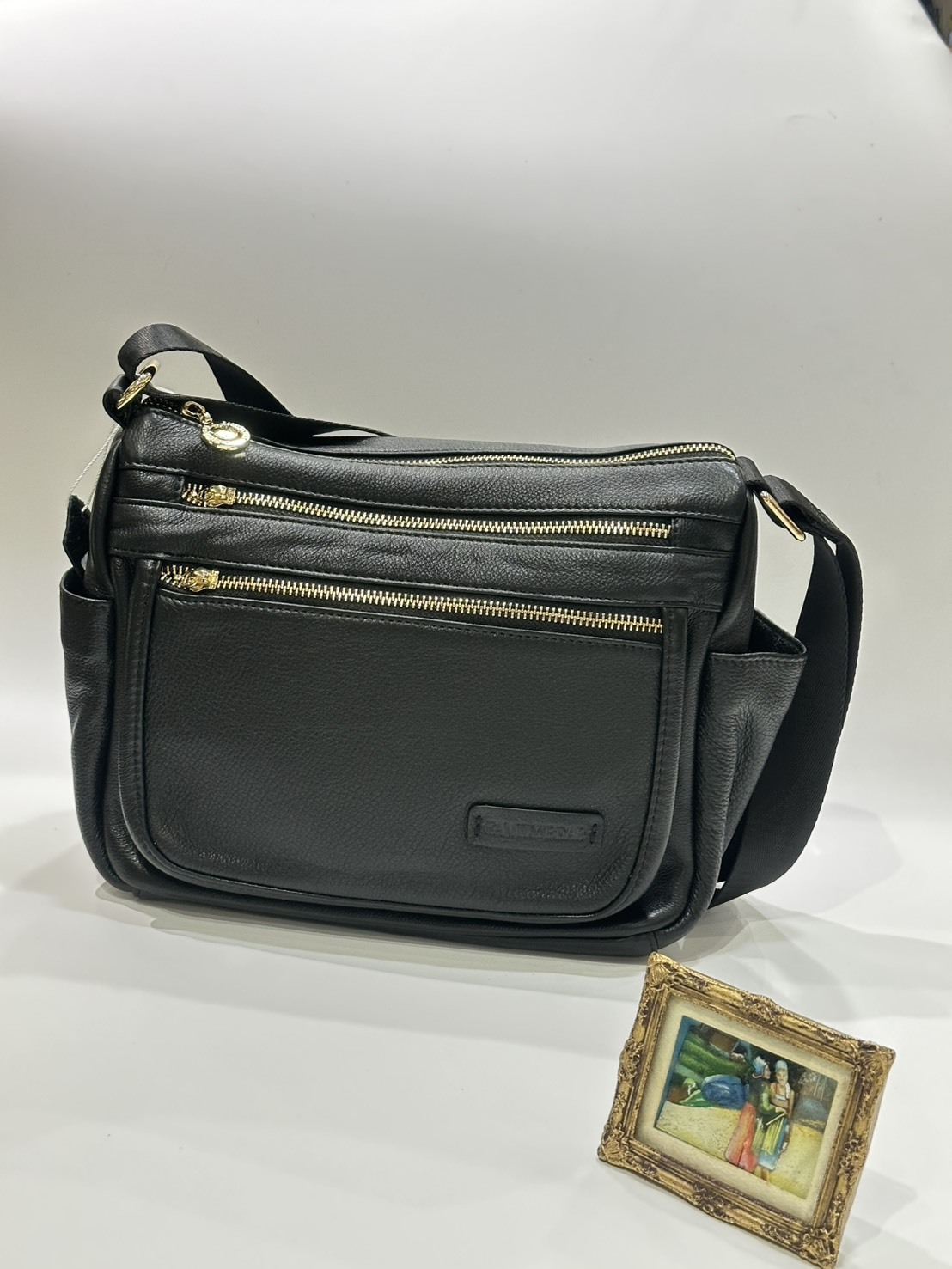 黑色GOODS真皮斜背女包