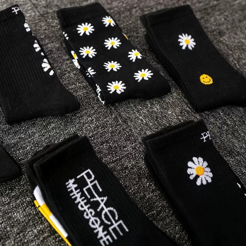 (預購商品 10/1收單) 韓版 小雛菊印花中筒襪六雙組