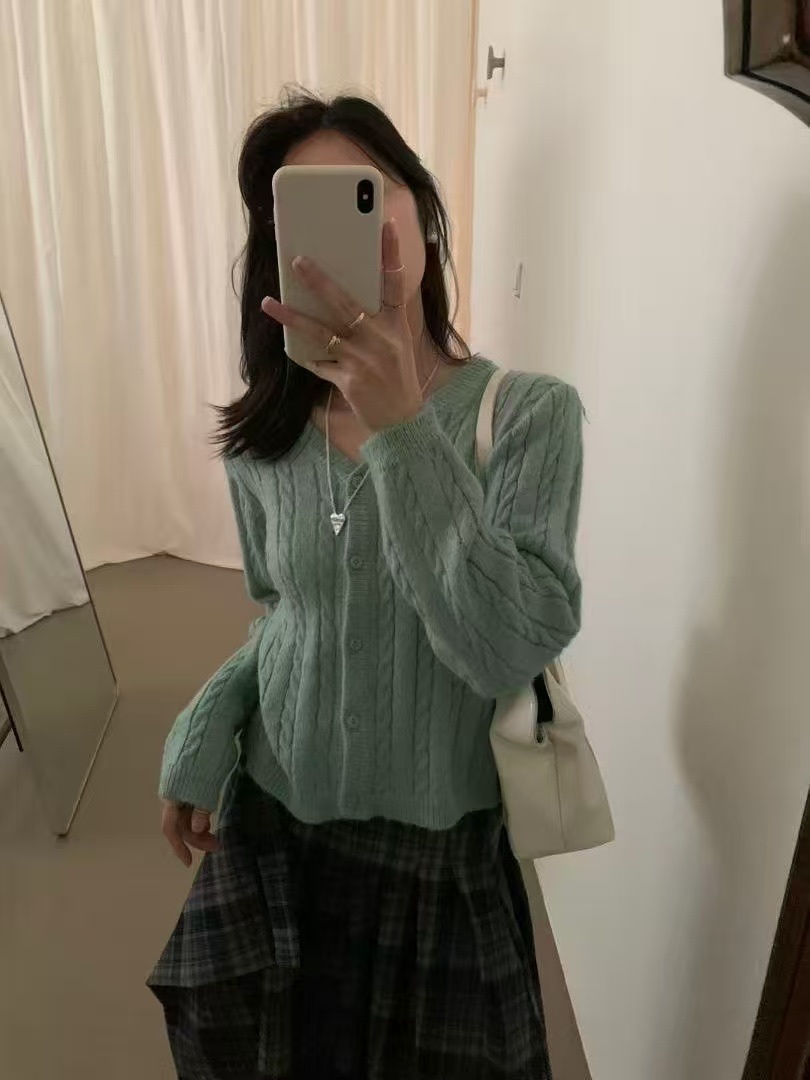 524 早秋復古麻花針織開衫