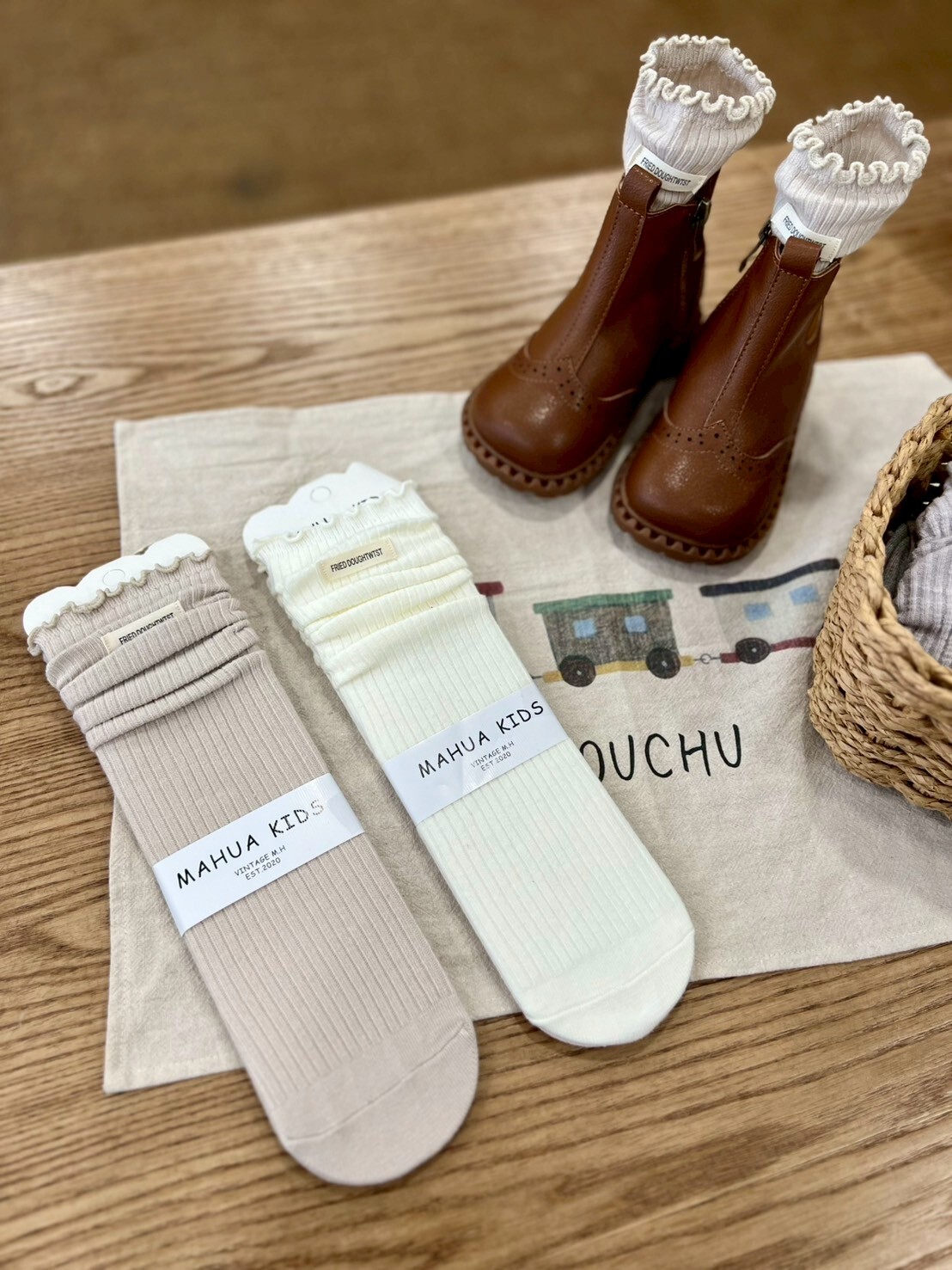 A03027木耳邊車標長襪