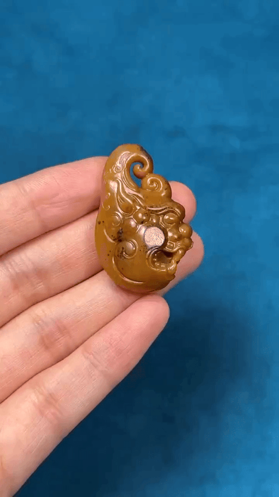 911218 和田玉籽料黃沁瑞獸納福