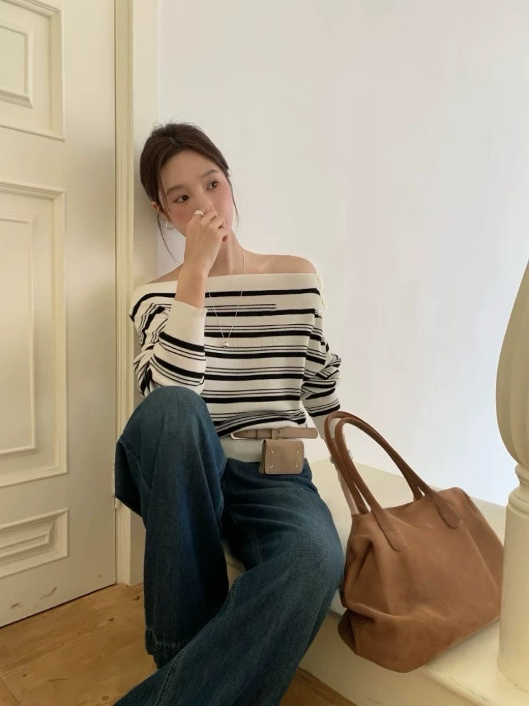 811 一字領肩釦針織上衣