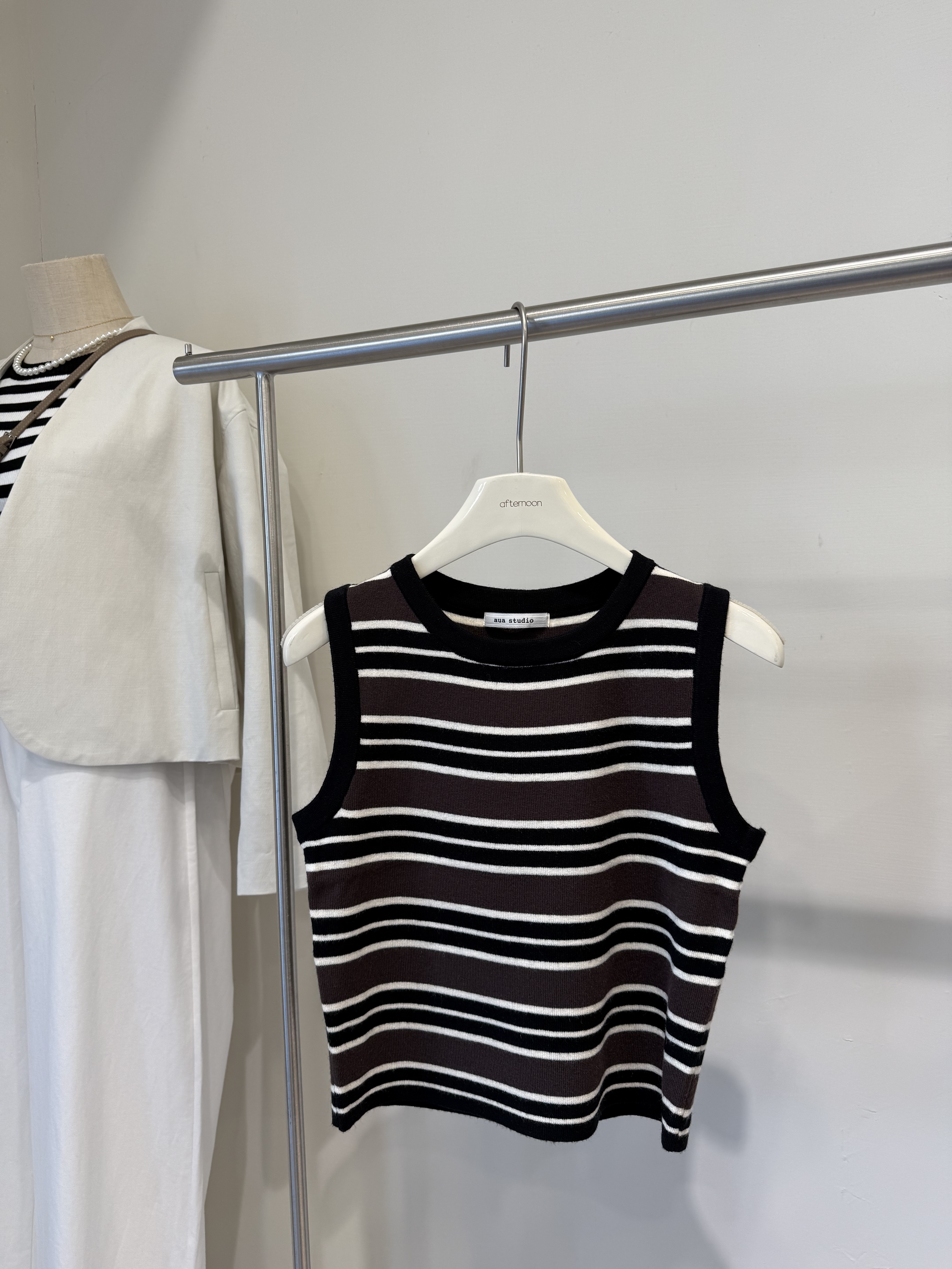 021 條紋撞色邊針織背心