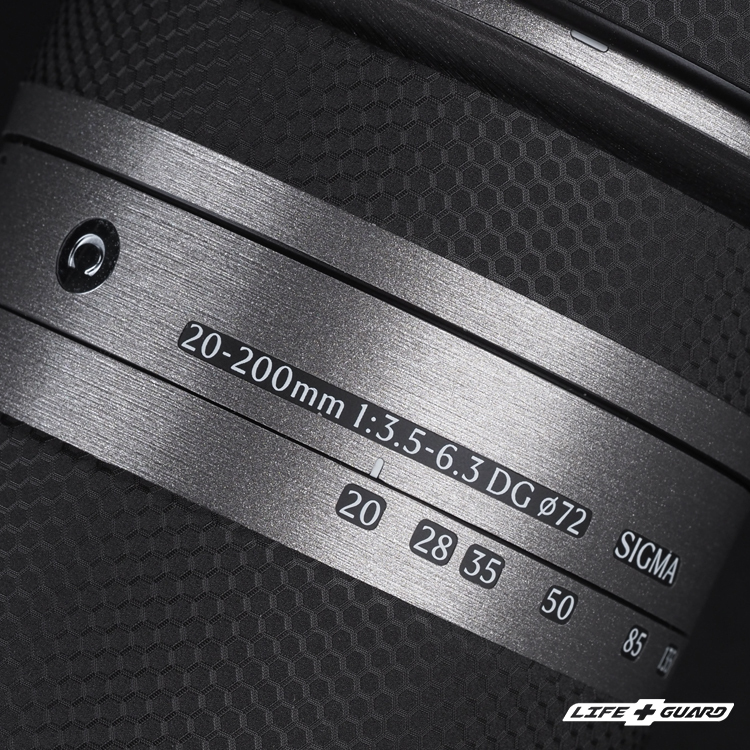 SIGMA 20-200mm F3.5-6.3 專機專屬鏡頭貼膜特寫，LIFE+GUARD 設計風格