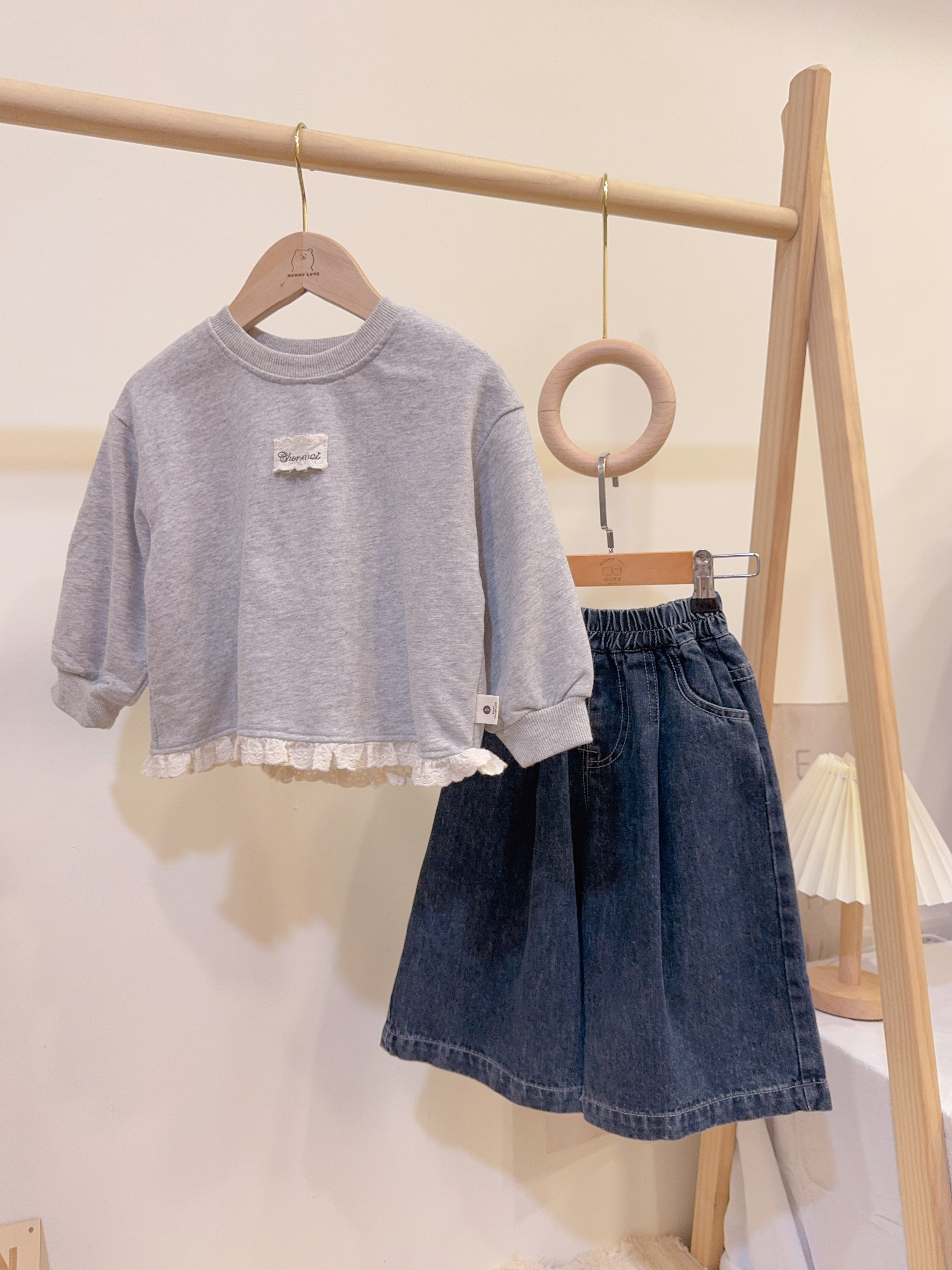 8181灰蕾絲上衣A08