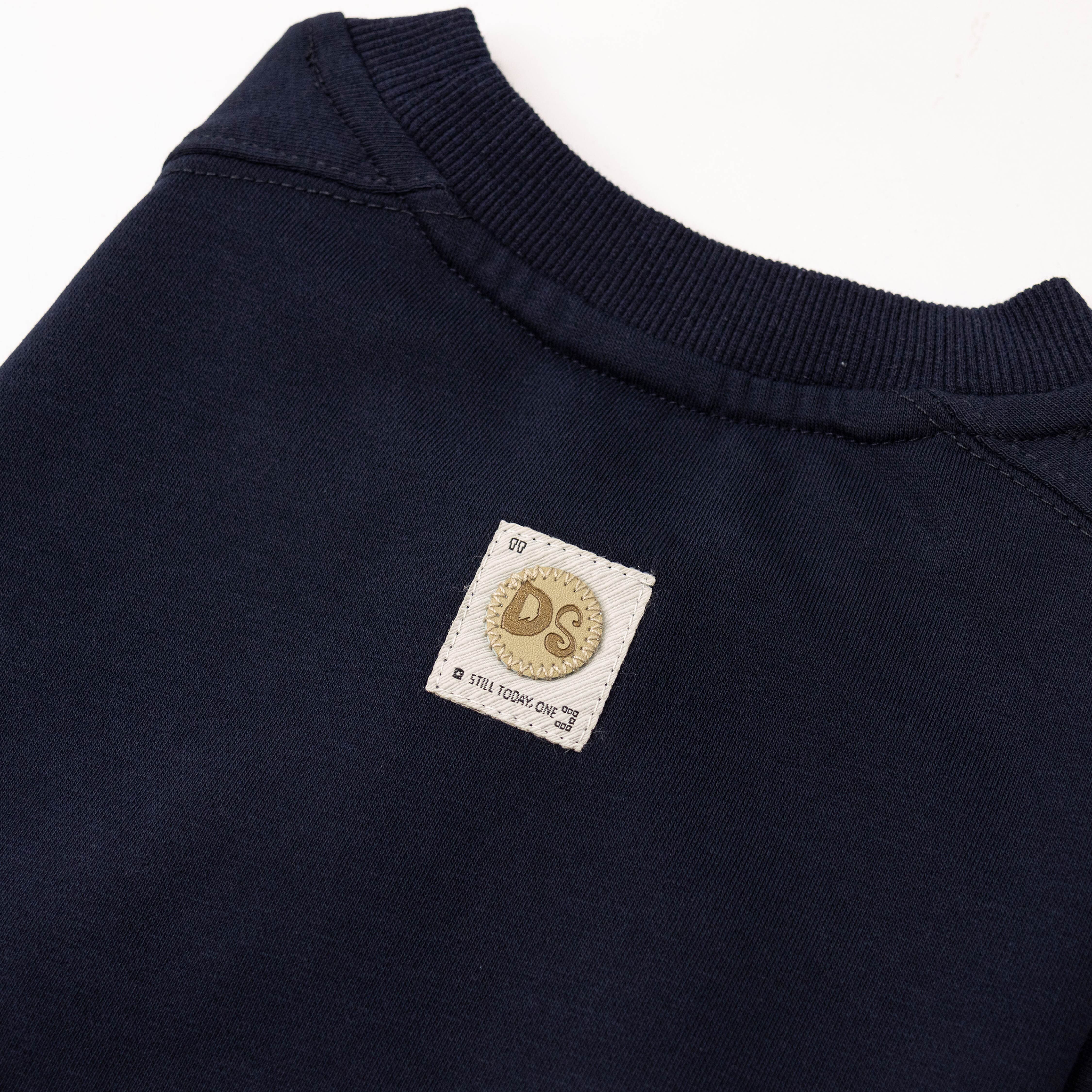 【H55384】藝術畫報字母電繡設計上衣