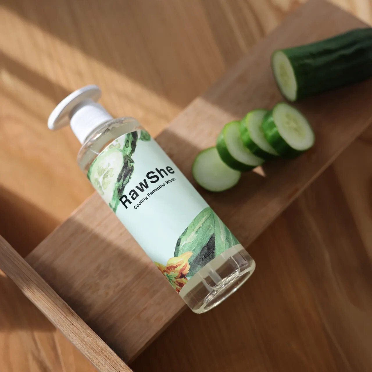 Rawshe 小黃瓜 女性 涼感 私密處 清潔 保濕 沐浴露 240ml