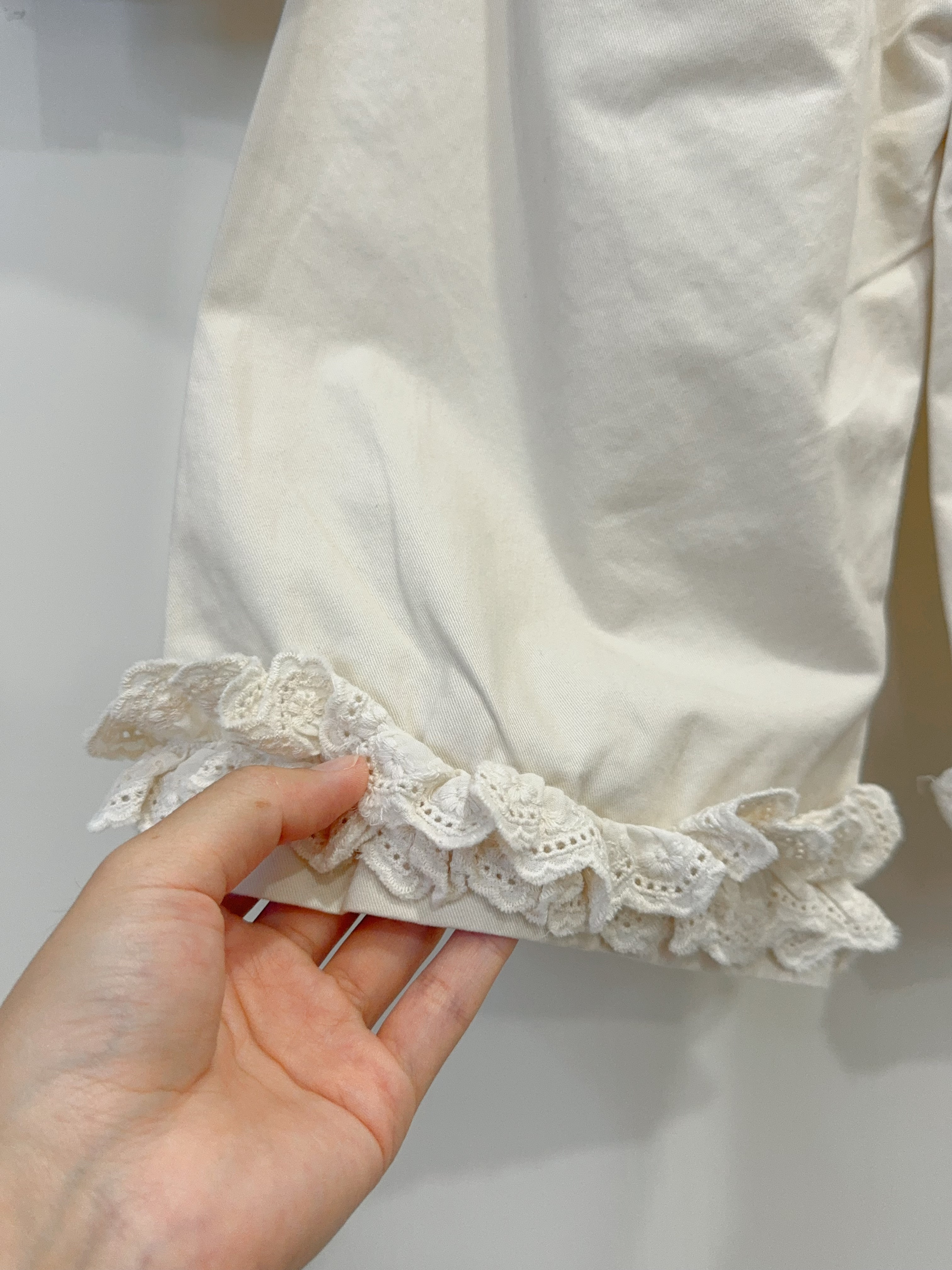 Q005燒花奶白長褲A25