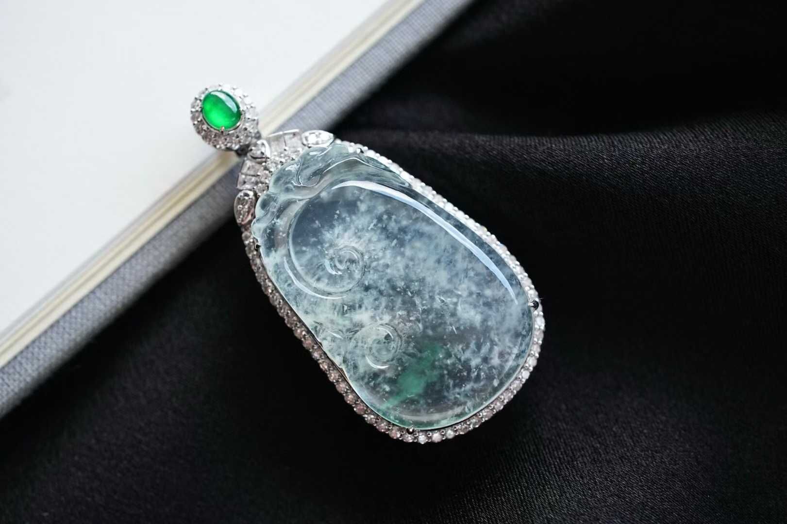 9982 翡翠冰種木那雪花棉如意吊墜