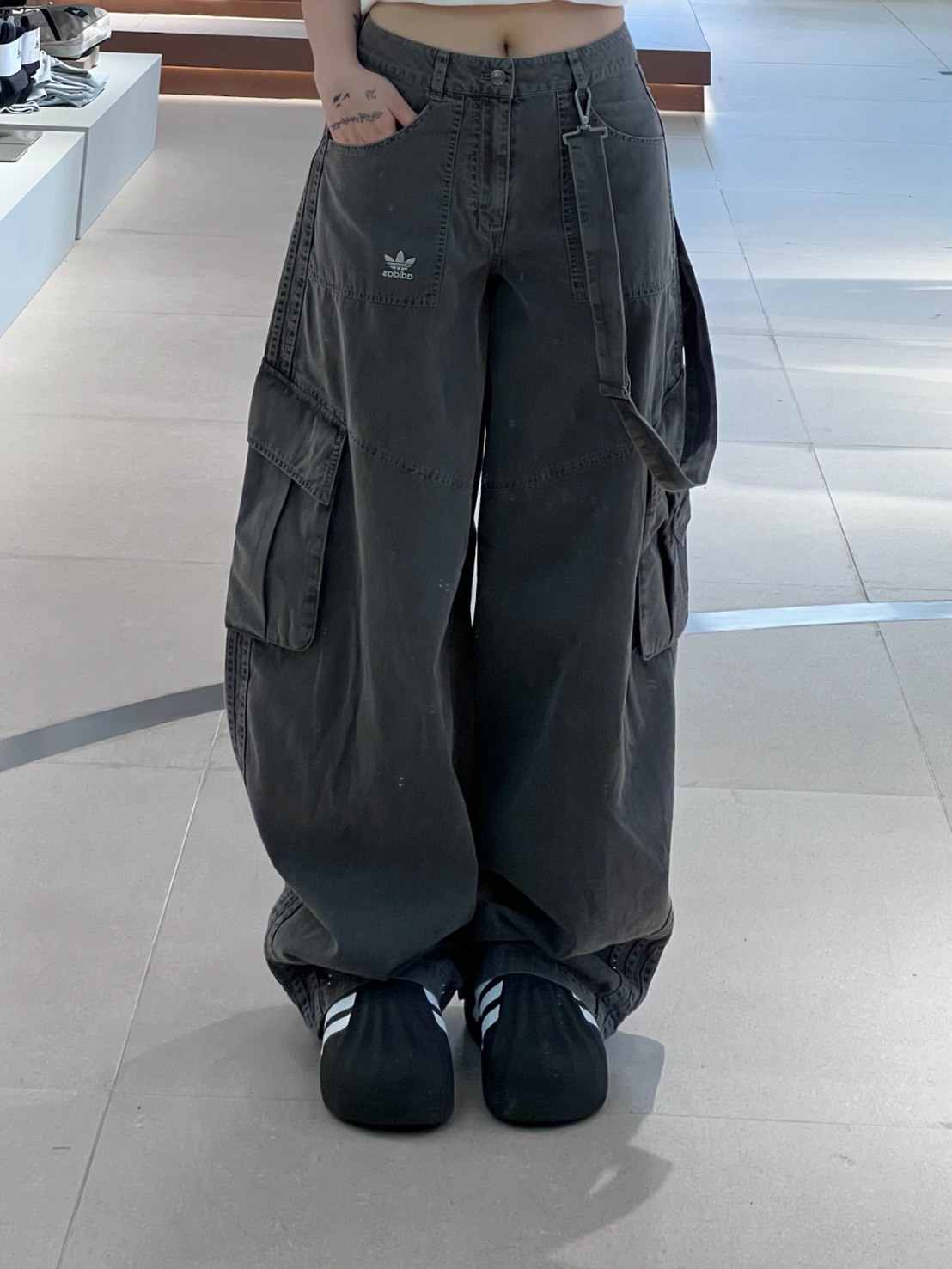 ADIDAS CURVED TROUSERS 吊帶 彎刀 工裝褲