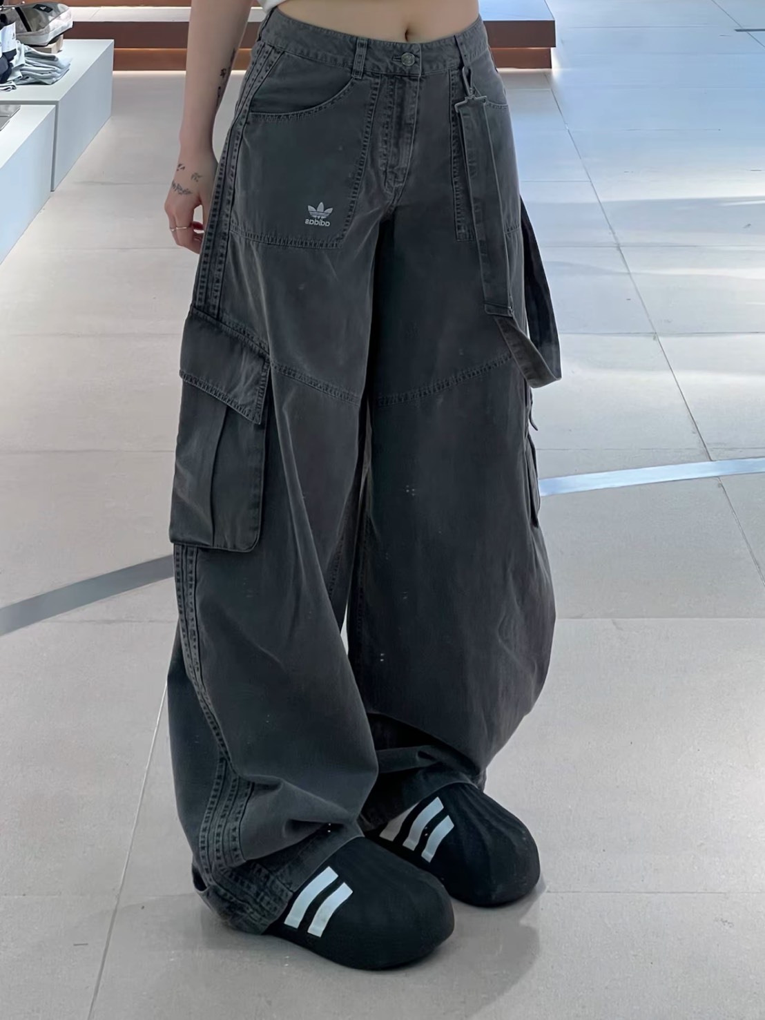 ADIDAS CURVED TROUSERS 吊帶 彎刀 工裝褲