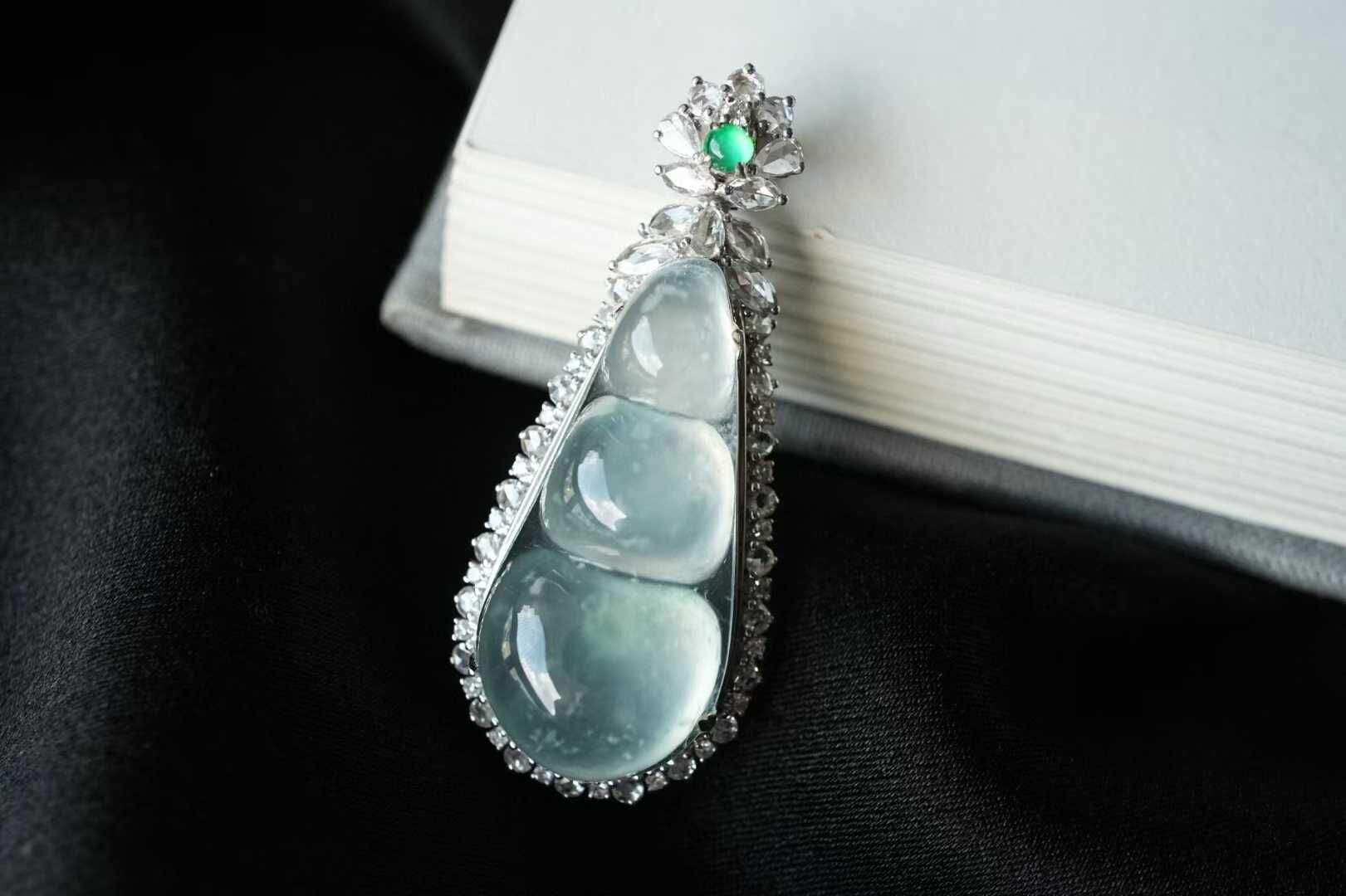 9988 翡翠高冰種福豆吊墜