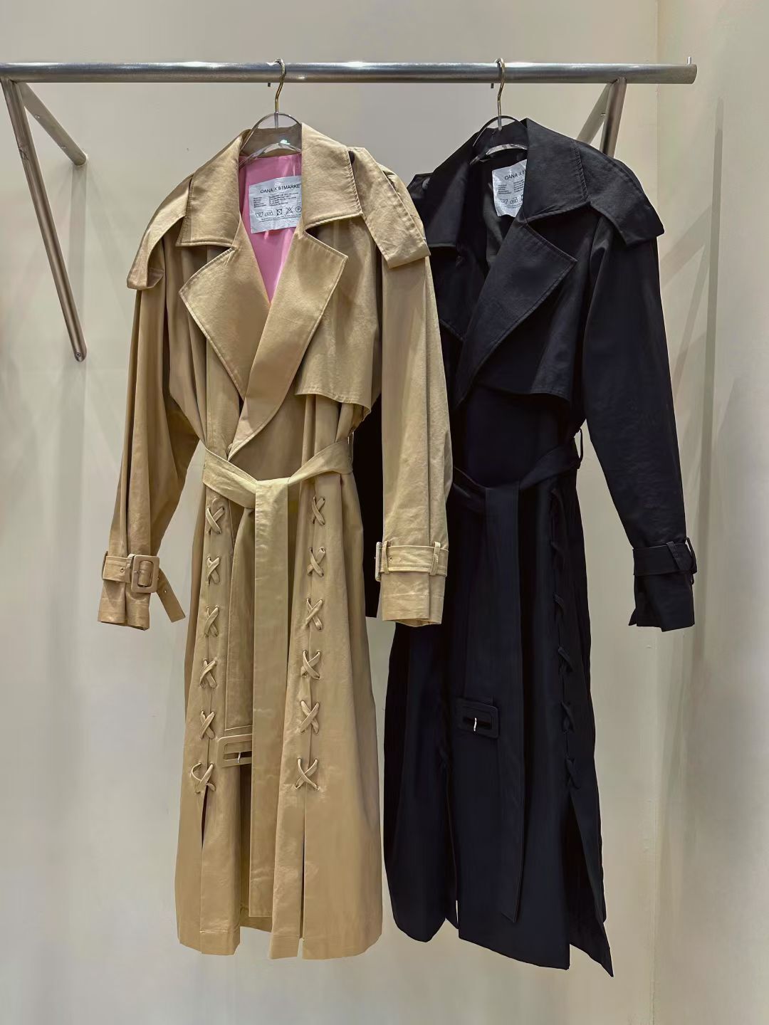 EM5005 交叉帶光感反領長款外套