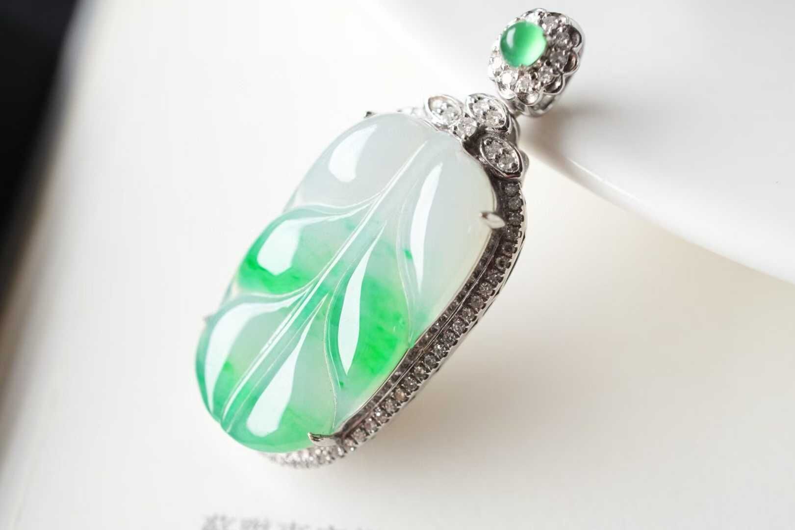 99811 翡翠冰陽綠葉子吊墜