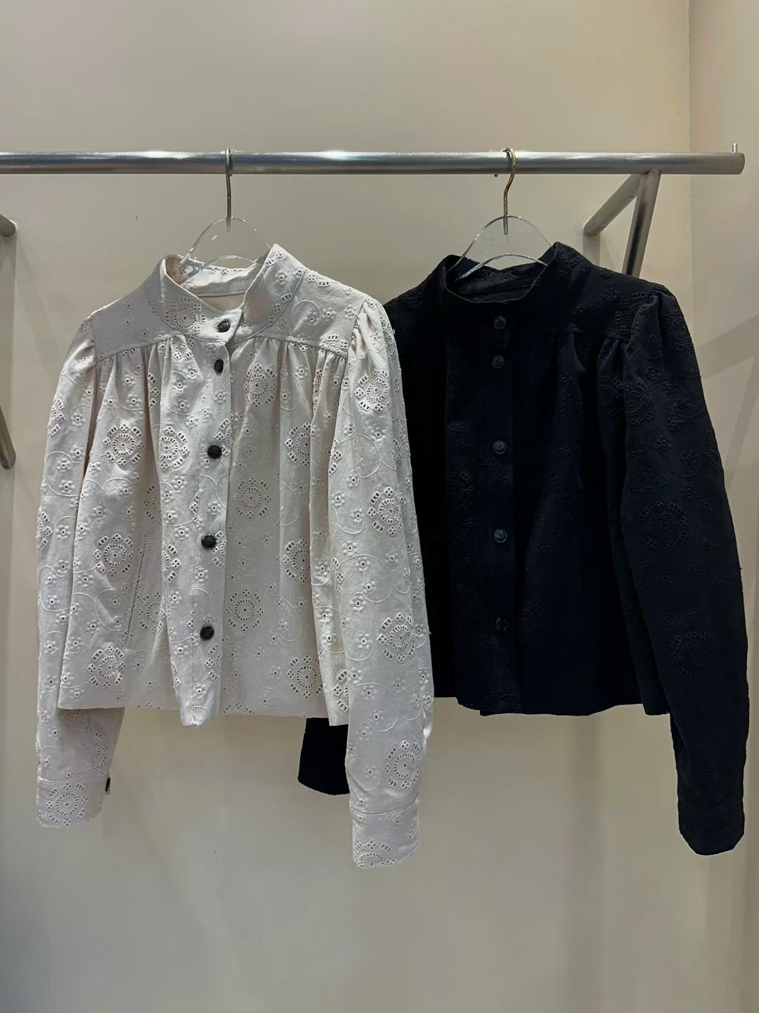 EM5006 企領刺繡鏤空款外套