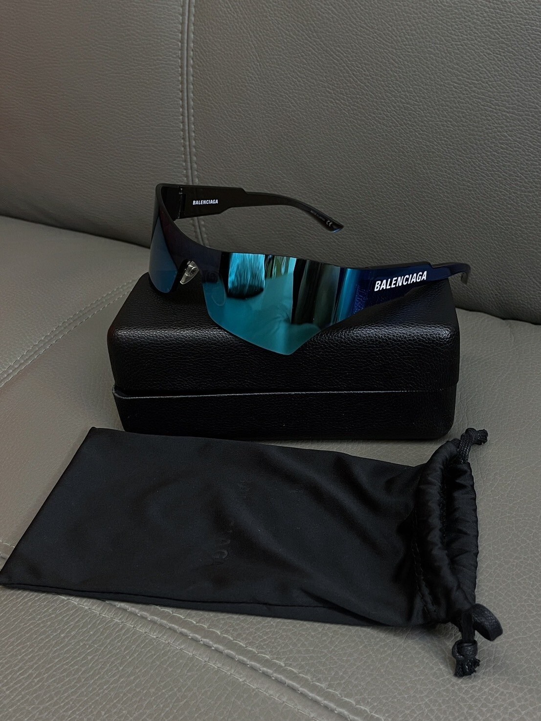 二手美品 Balenciaga 絕版秀款 電光藍Logo墨鏡