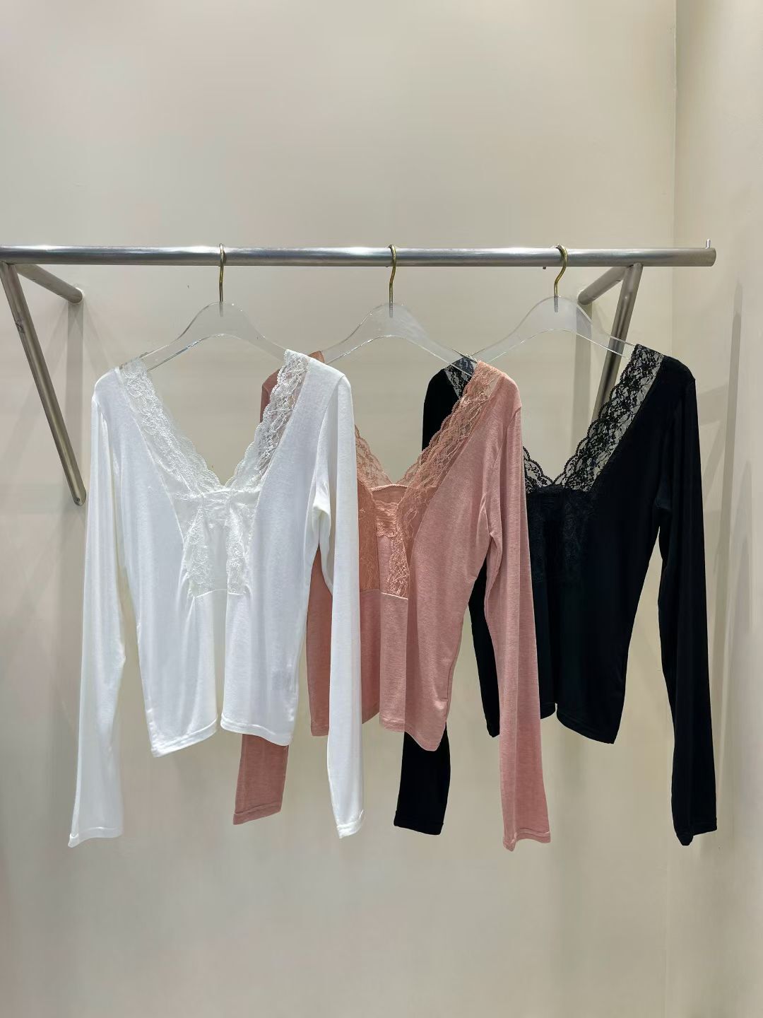 EM5007 女神輕薄蕾絲領上衣