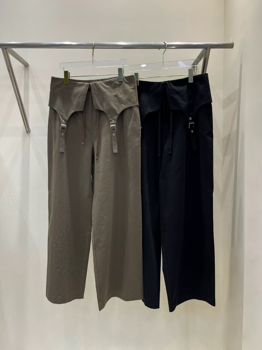 EM5009 文青吊帶扣造型長褲