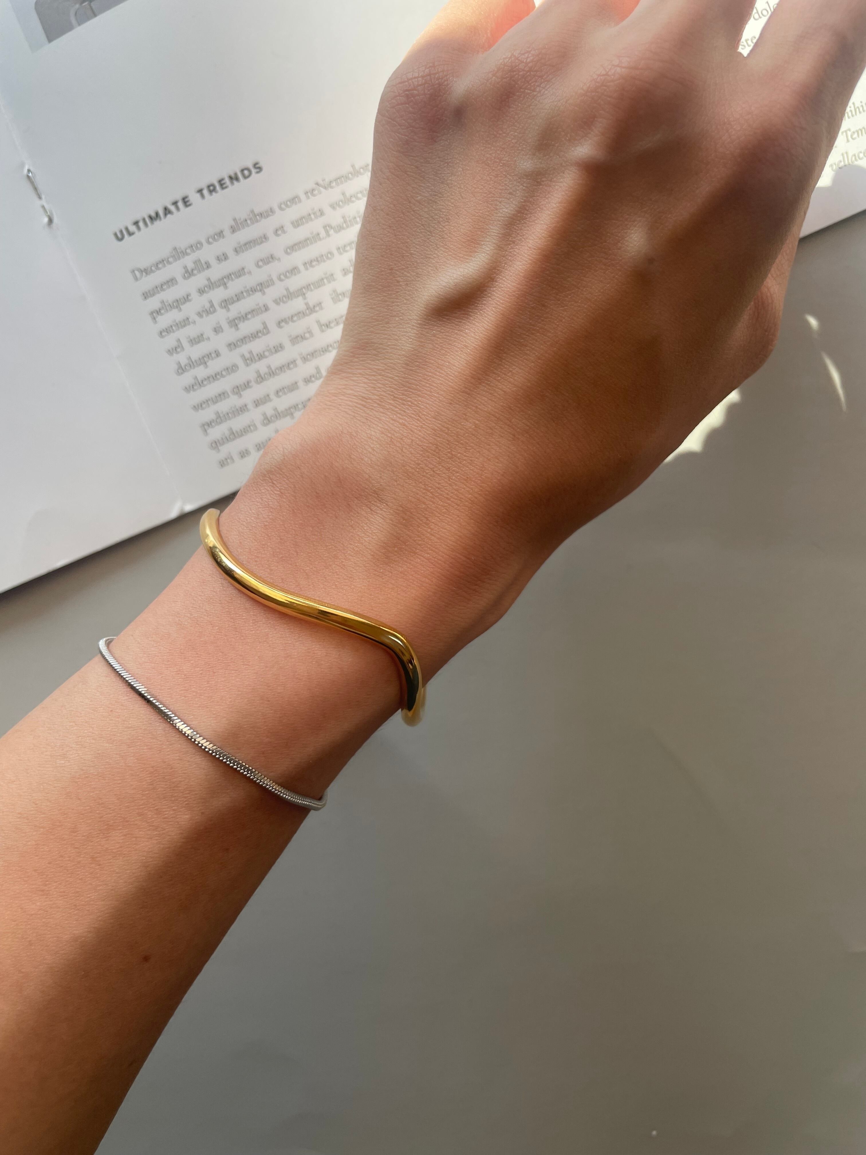 gold wave bangle
