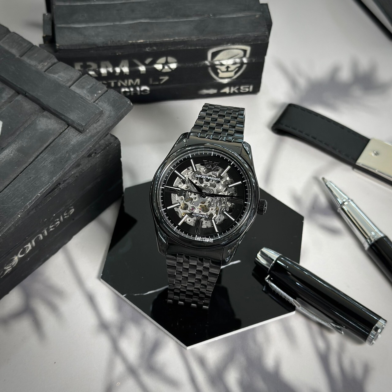 EMPORIO ARMANI 亞曼尼】時尚黑色鏤空錶盤機械錶AR60093 43mm 現代鐘錶