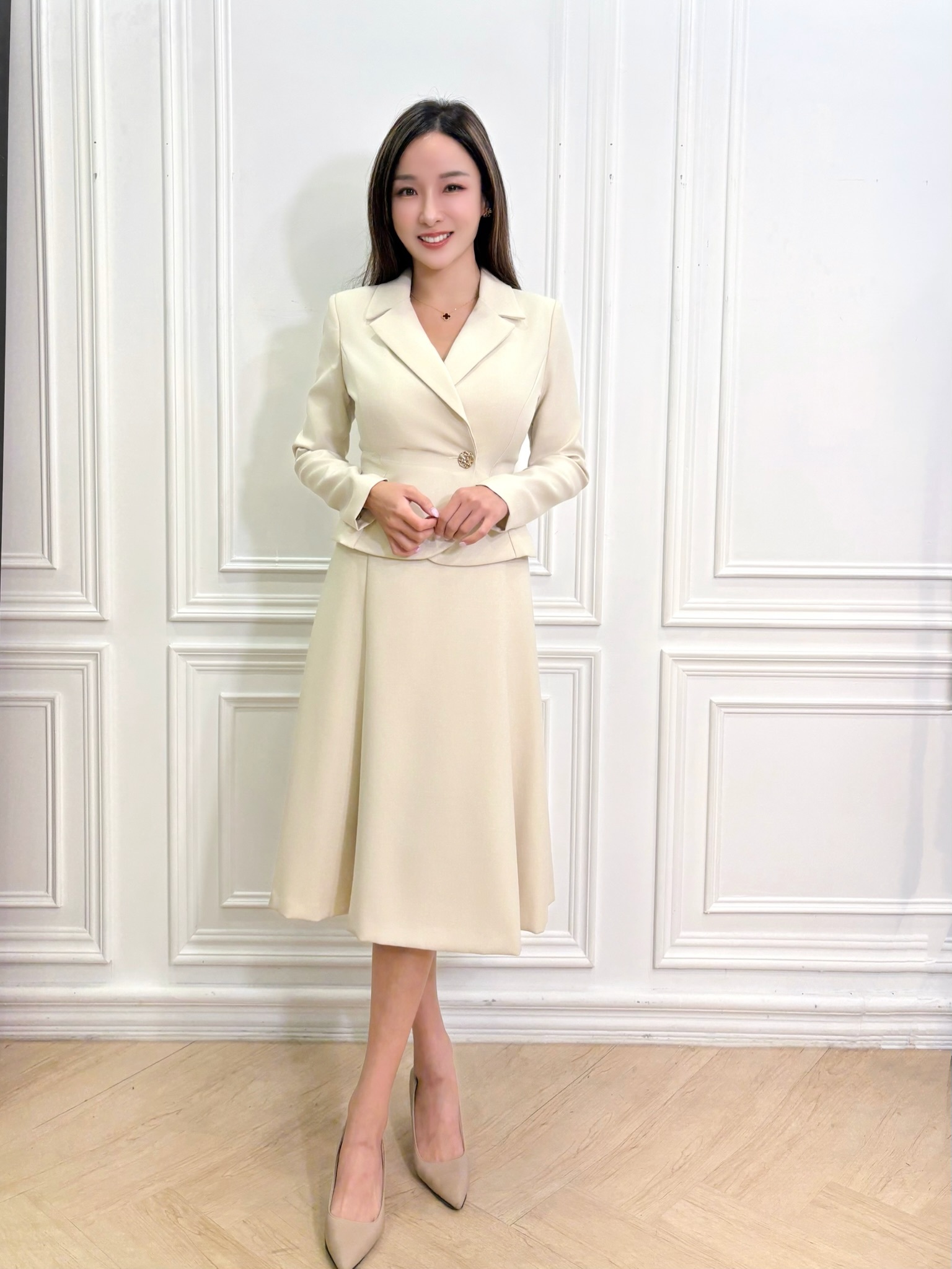 翻領側金釦腰裁片傘洋