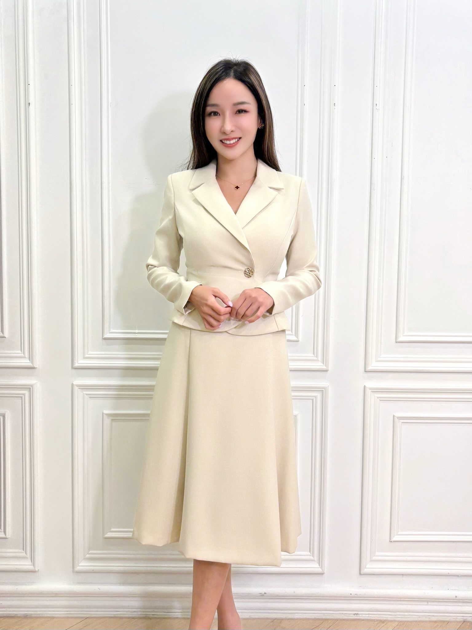 翻領側金釦腰裁片傘洋